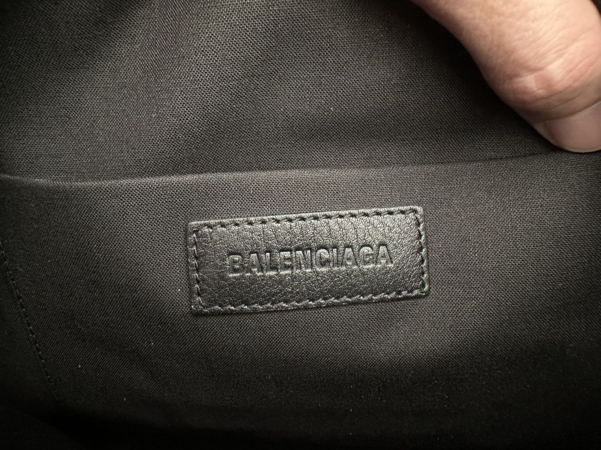 Balenciaga WOMEN'S JUMBO MEDIUM POUCH BB MONOGRAM SPONGE FABRIC Size ONE SIZE - 5 Thumbnail