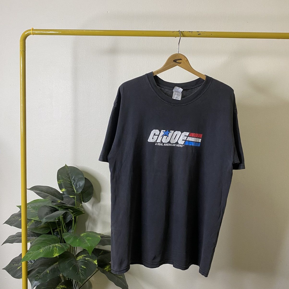 Vintage Vintage 2000s GI Joe Movie Promo T Shirt Faded Black Size US L / EU 52-54 / 3 - 1 Thumbnail