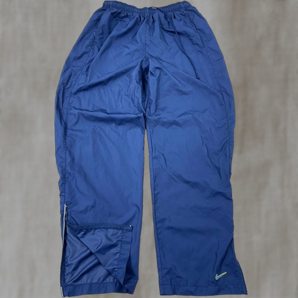 Nike Vintage Nike Pants Women L Navy Blue Track Pants Windbreakers Baggy Y2K 2000s Size 36" / US 14 / IT 50 - 1 Thumbnail