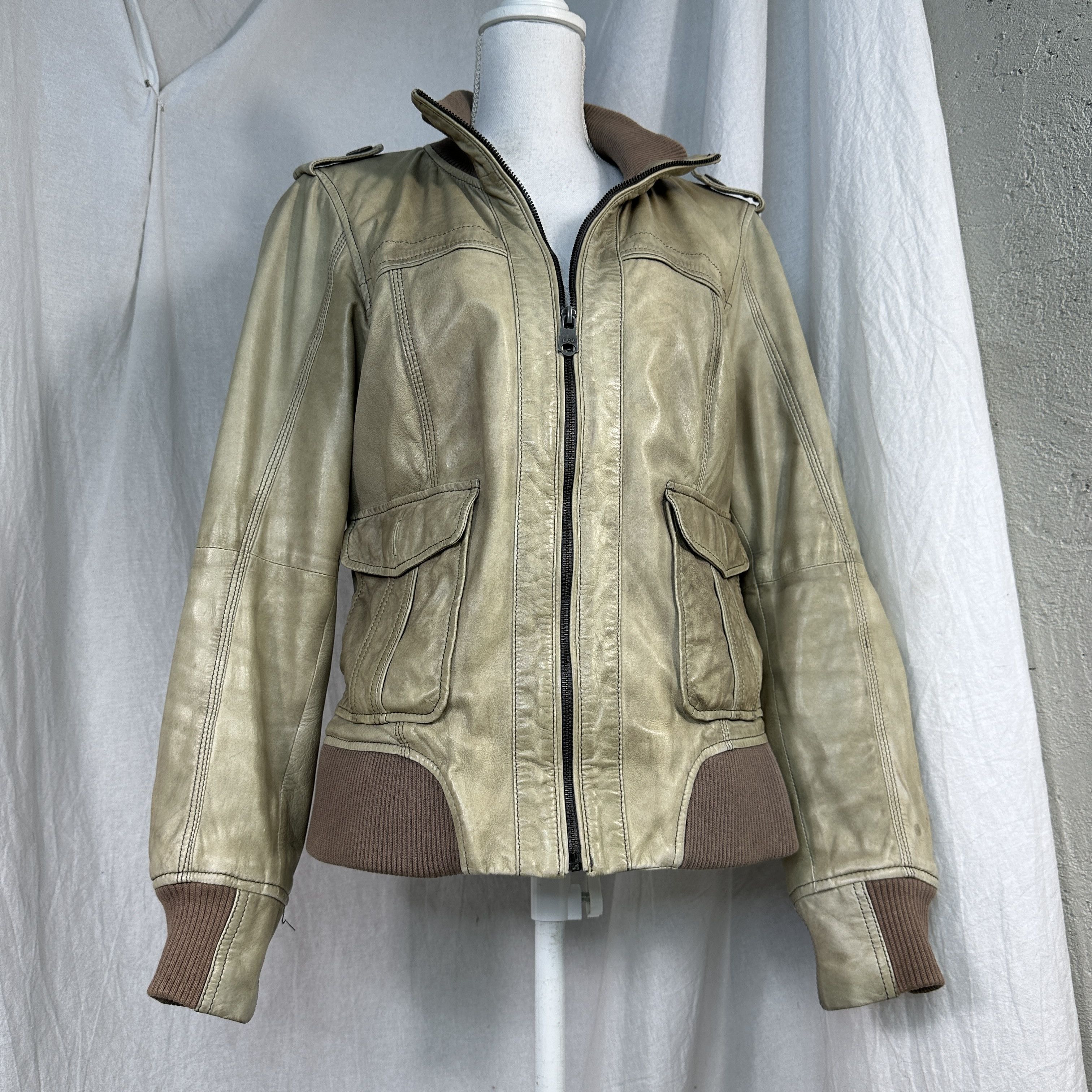 Vintage Vintage Leather Distressed Faded Cropped Jacket Size US S / EU 44-46 / 1 - 2 Thumbnail
