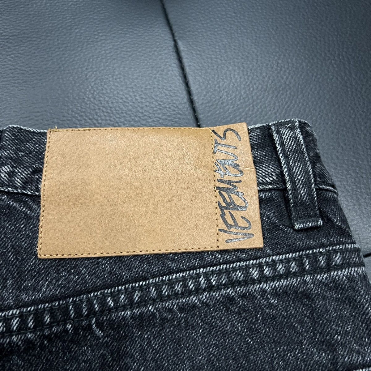 Vetements Vetements SS20 Side-Zip Washed Denim Jeans Size US 28 / EU 44 - 13 Thumbnail