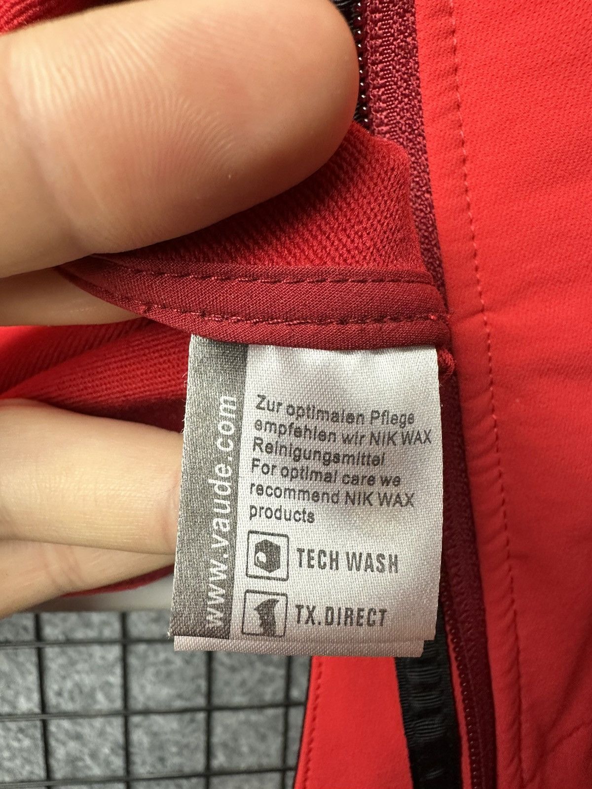Other Vaude Outdoor Techwear Windproof Light Jacket Size L Size US L / EU 52-54 / 3 - 11 Thumbnail
