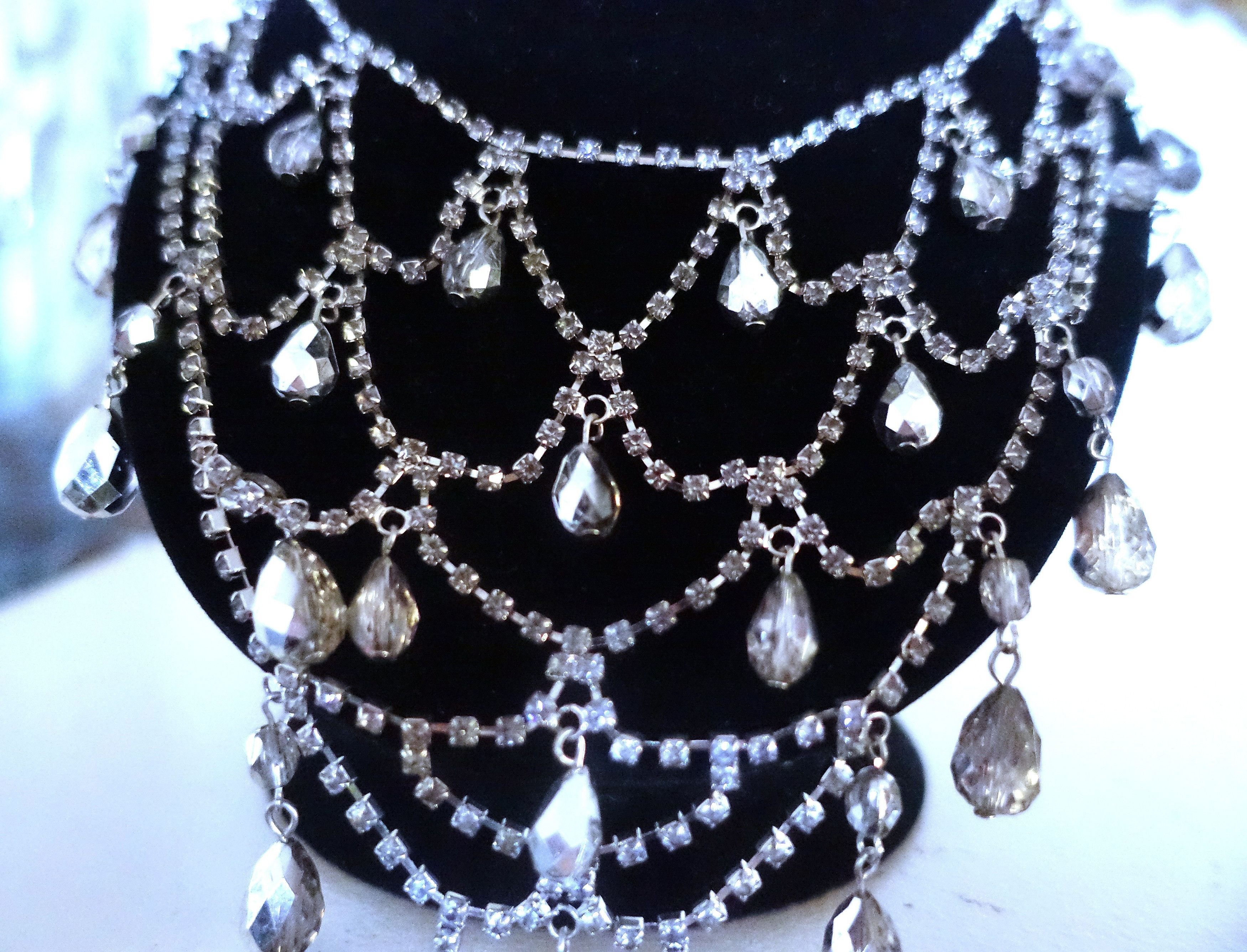 Vintage Silver Tone Teardrop Dangle Rhinestones Necklace Size ONE SIZE - 6 Thumbnail