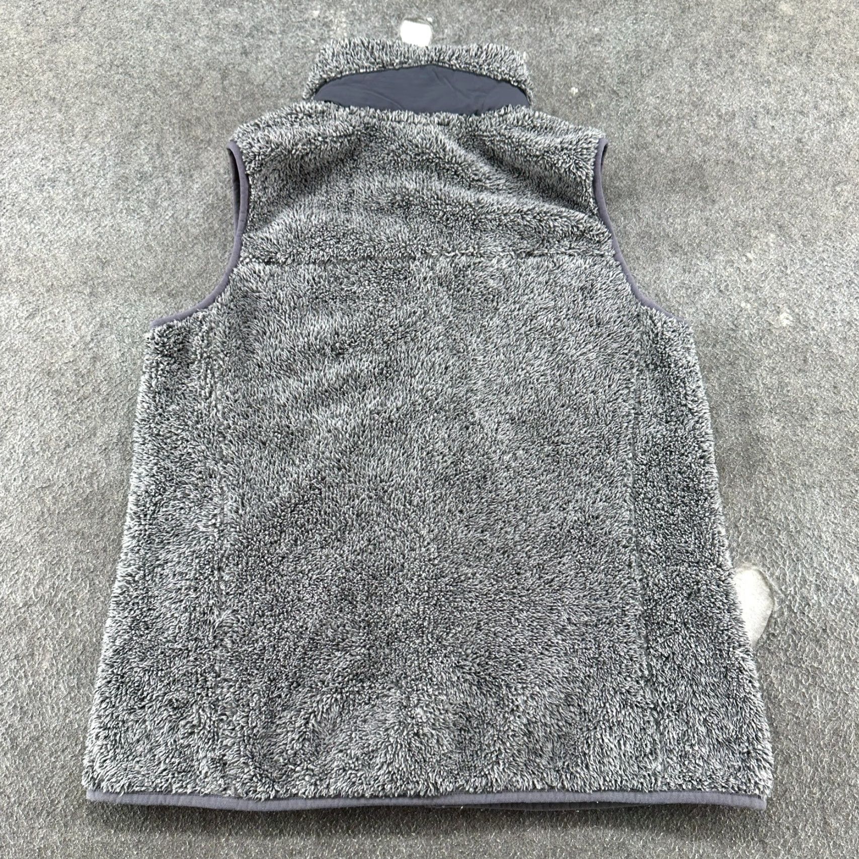 Vintage VINTAGE L.L. Bean Vest Womens Medium Gray Sherpa Fleece Polyester Deep Pile Mid-Length Zip Pockets Regular Women 90s Size M / US 6-8 / IT 42-44 - 6 Thumbnail