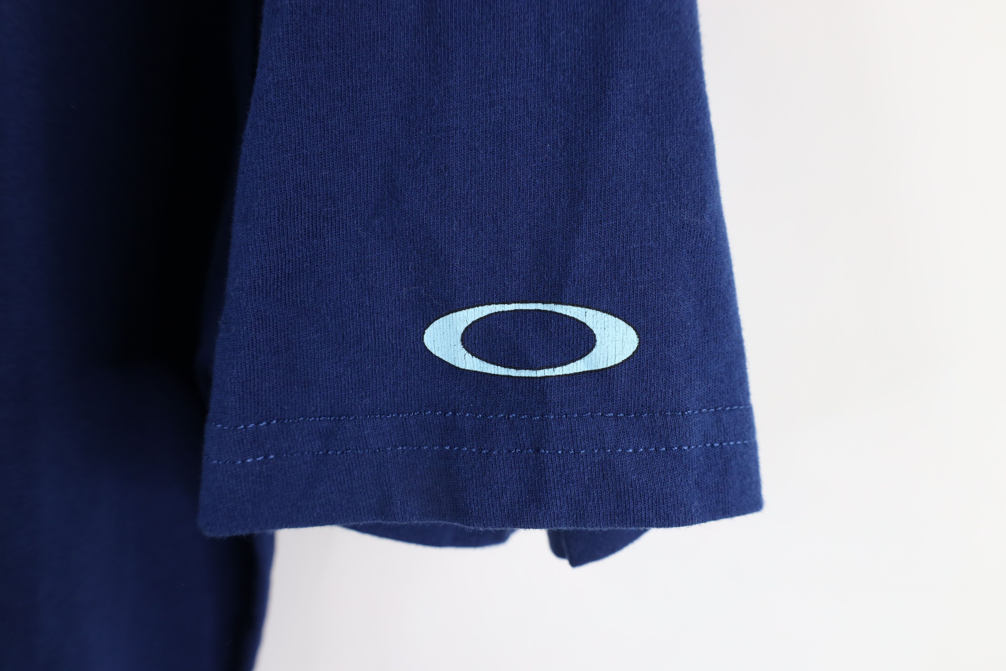 Oakley × Vintage Vintage Oakley Block Letter O Logo Short Sleeve T-Shirt Size US L / EU 52-54 / 3 - 4 Thumbnail