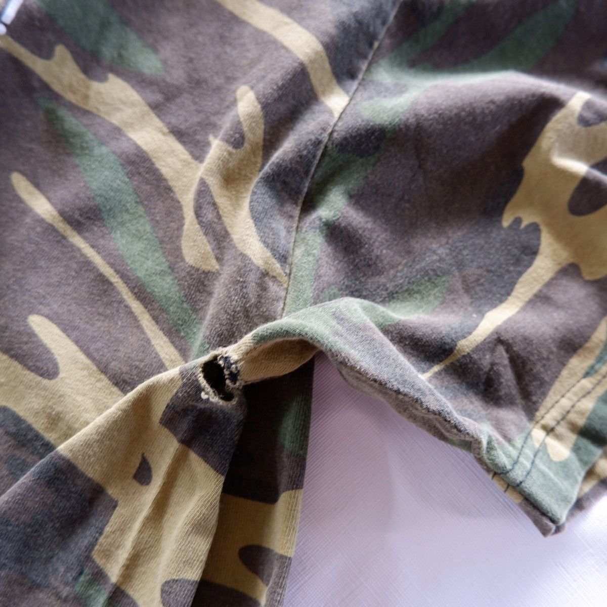 Vintage Vintage Camo T shirts Size US L / EU 52-54 / 3 - 7 Thumbnail
