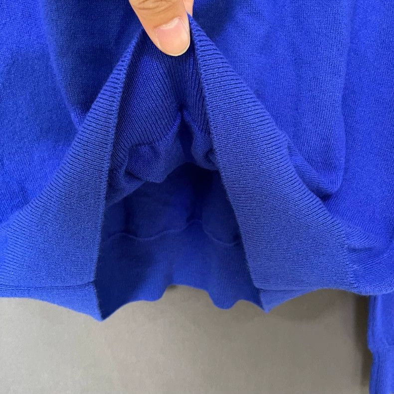 Louis Vuitton Louis Vuitton Blue neckline embossed logo hoodie Size US S / EU 44-46 / 1 - 5 Thumbnail