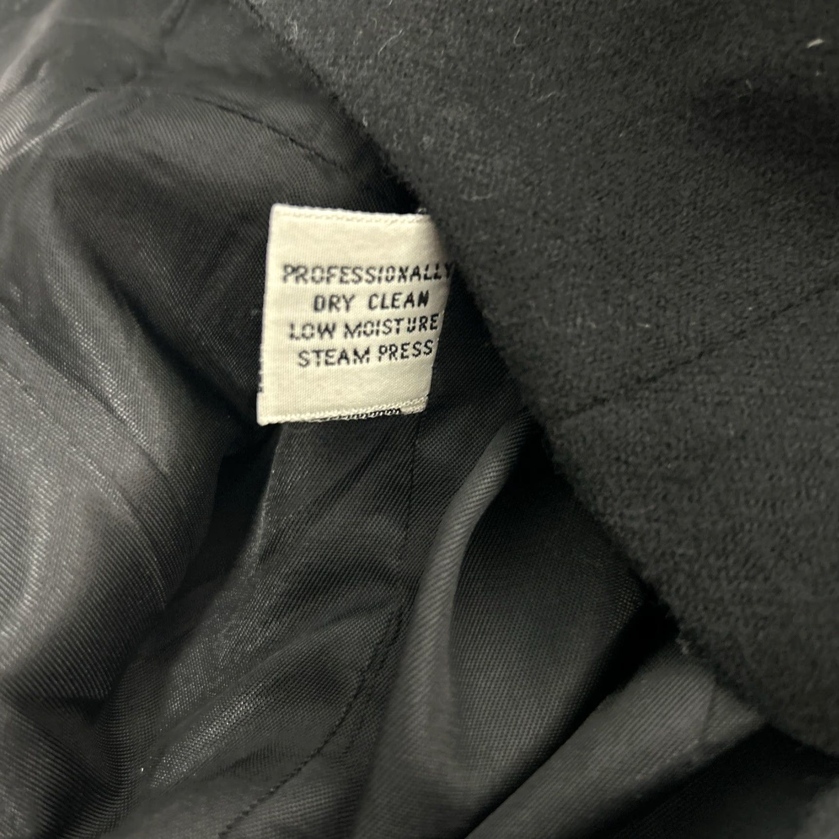 Jones New York VINTAGE Jones New York Blazer Women’s 6 Black 100% Wool Cropped Double-Breasted Six-Button Front Button Single-Button Sleeve Wool Jacket Size M / US 6-8 / IT 42-44 - 8 Thumbnail