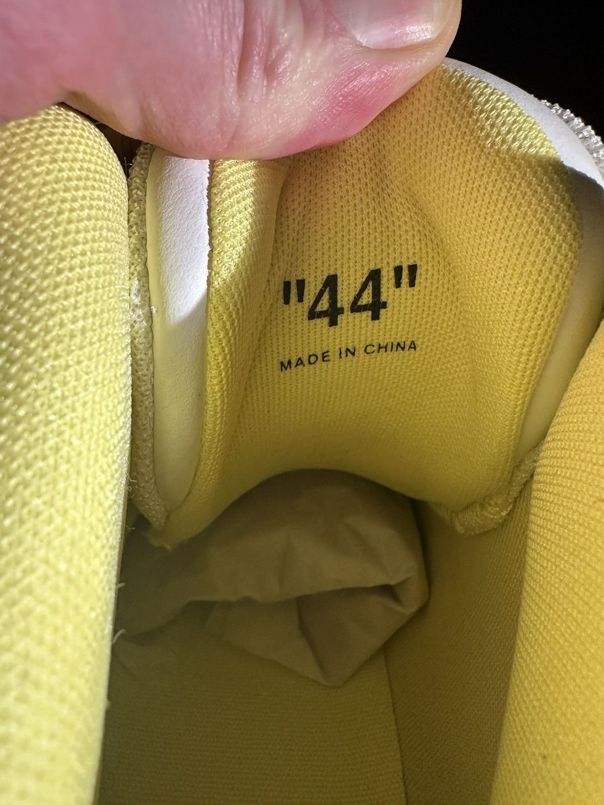 Off-White Off-white Out Of Office Mid Yellow IT44 Size US 11 / EU 44 - 8 Thumbnail