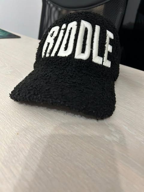 Antony Riddle ANTONY RIDDLE GLOW IN THE DARK FUZZY HAT Size ONE SIZE - 3 Thumbnail