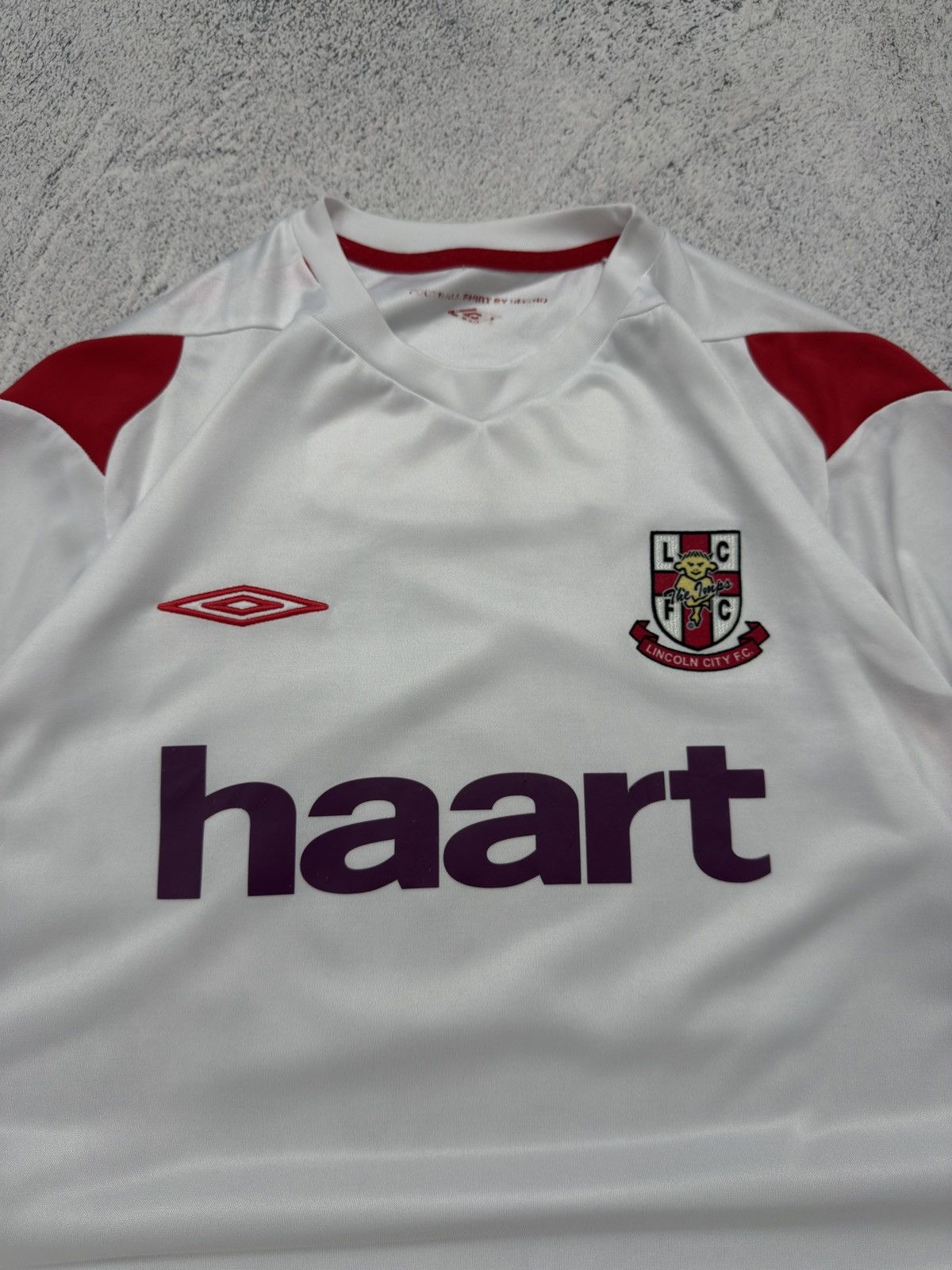 Umbro VTG UMBRO LINCOLN CITY FC 2008-2009 HOME FOOTBALL T-SHIRT Size US XL / EU 56 / 4 - 5 Thumbnail