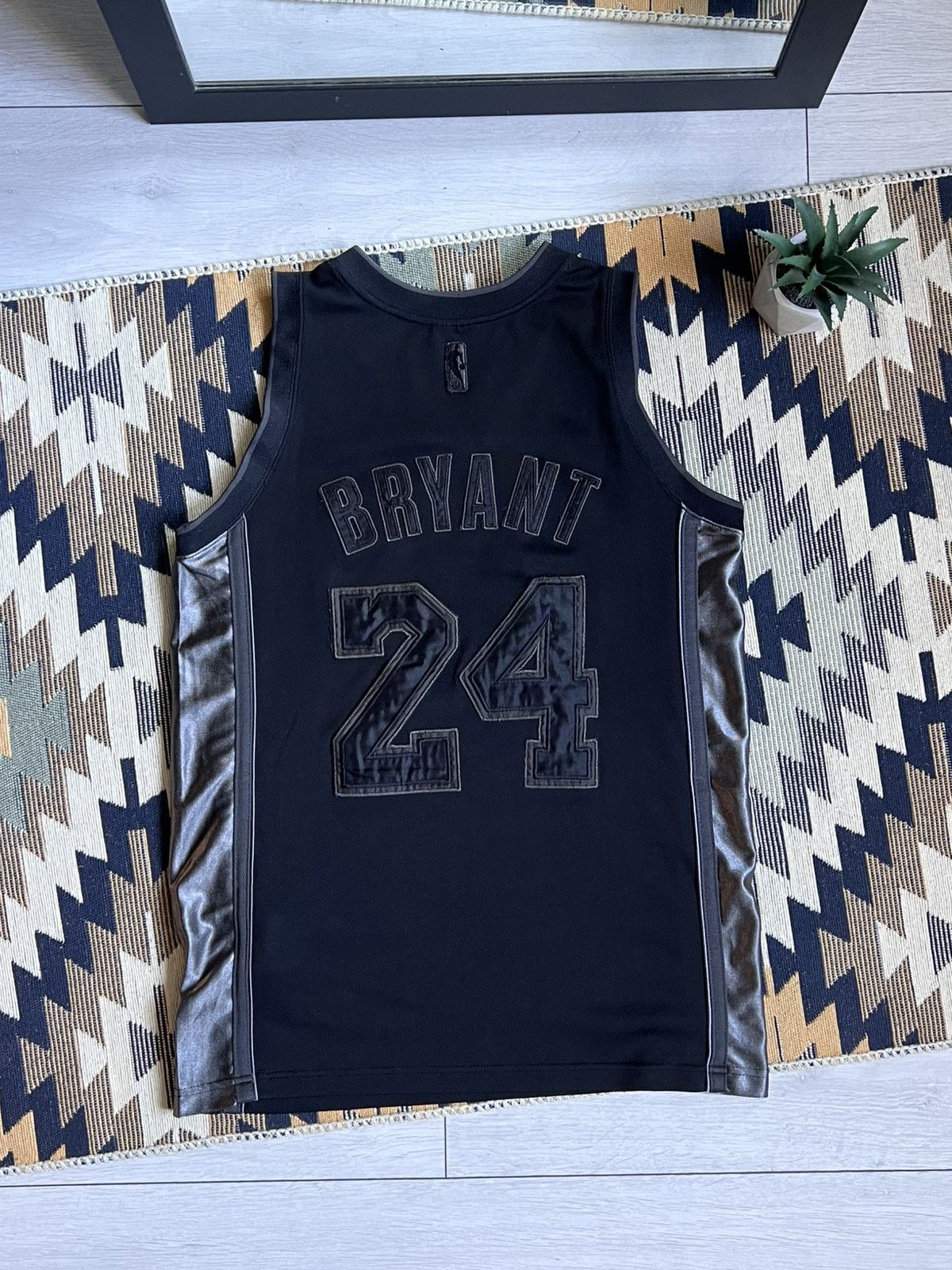 Champion RARE❗️NBA LA Lakers #24 Kobe Bryant All Black Jersey Size US S / EU 44-46 / 1 - 5 Thumbnail