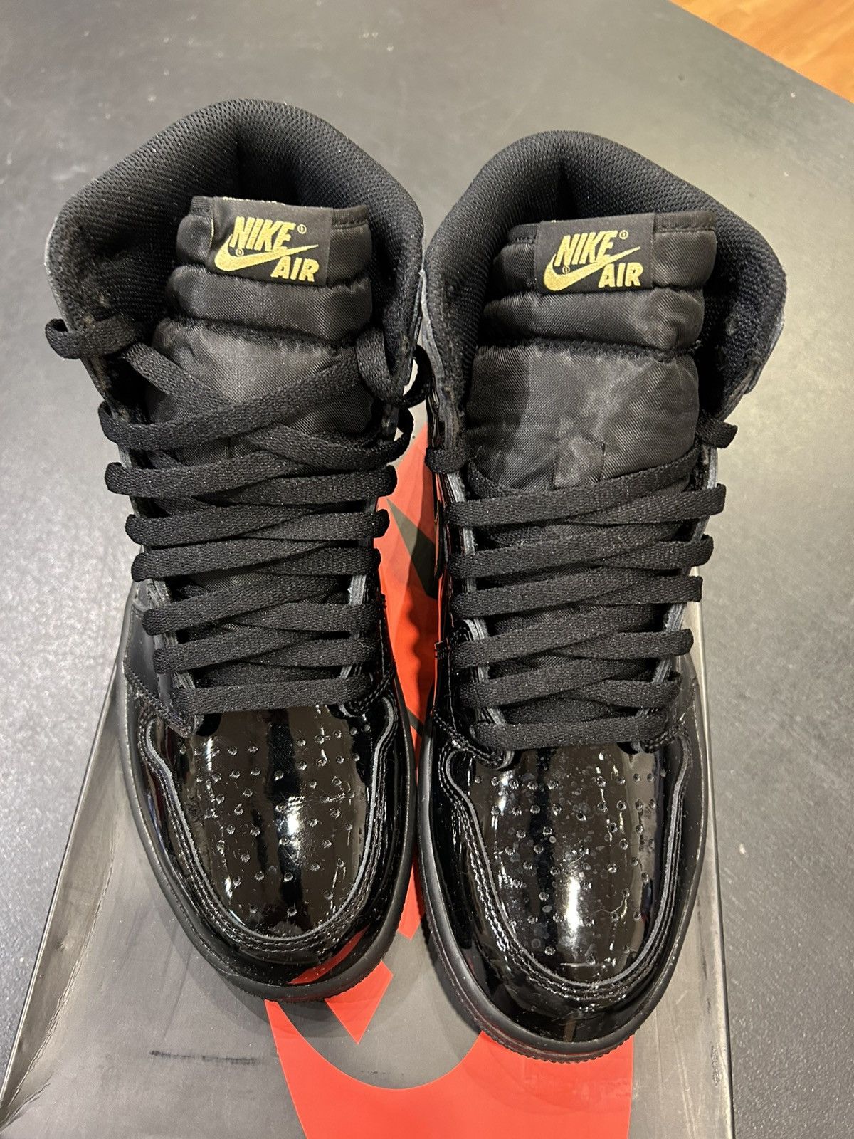 Jordan Brand Jordan 1 Retro High ‘Black Metallic Gold’ Size US 10 / EU 43 - 4 Thumbnail
