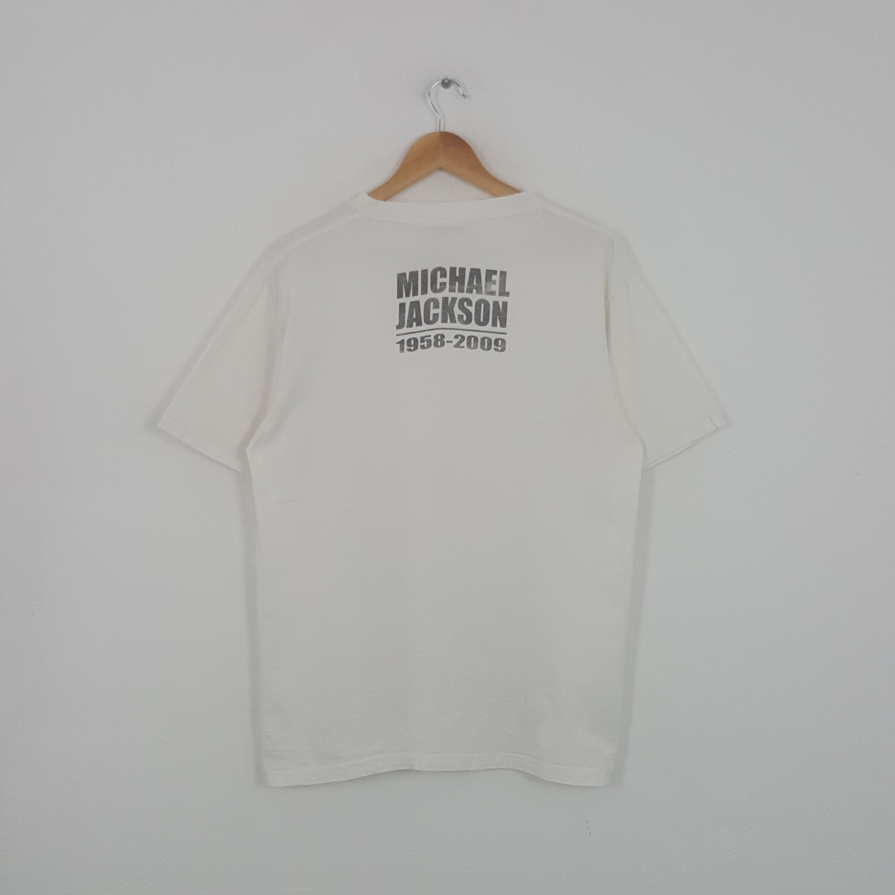 Band Tees × Michael Jackson × Vintage Vintage Michael Jackson American Singer Dancer Tshirt Size US L / EU 52-54 / 3 - 3 Thumbnail