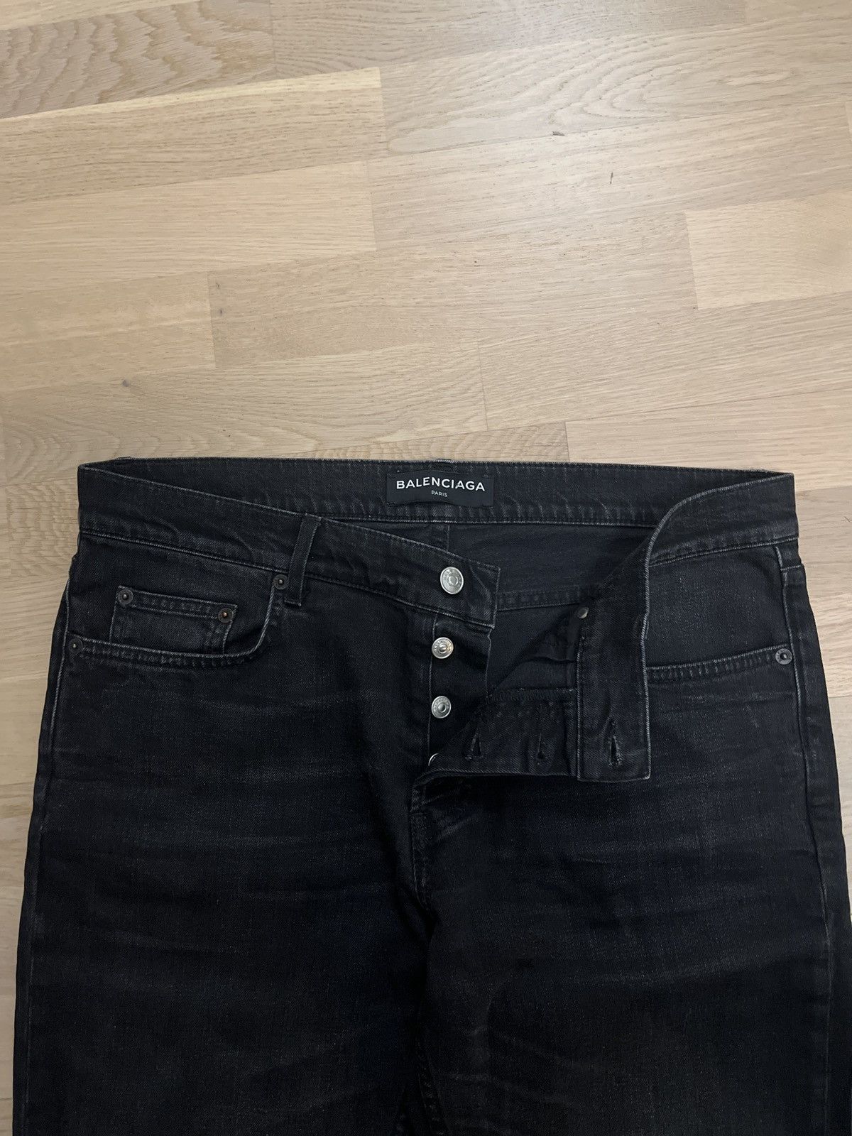 Balenciaga Balenciaga SS18 Archetype Destroyed Knee Black Jeans Size US 33 - 3 Thumbnail