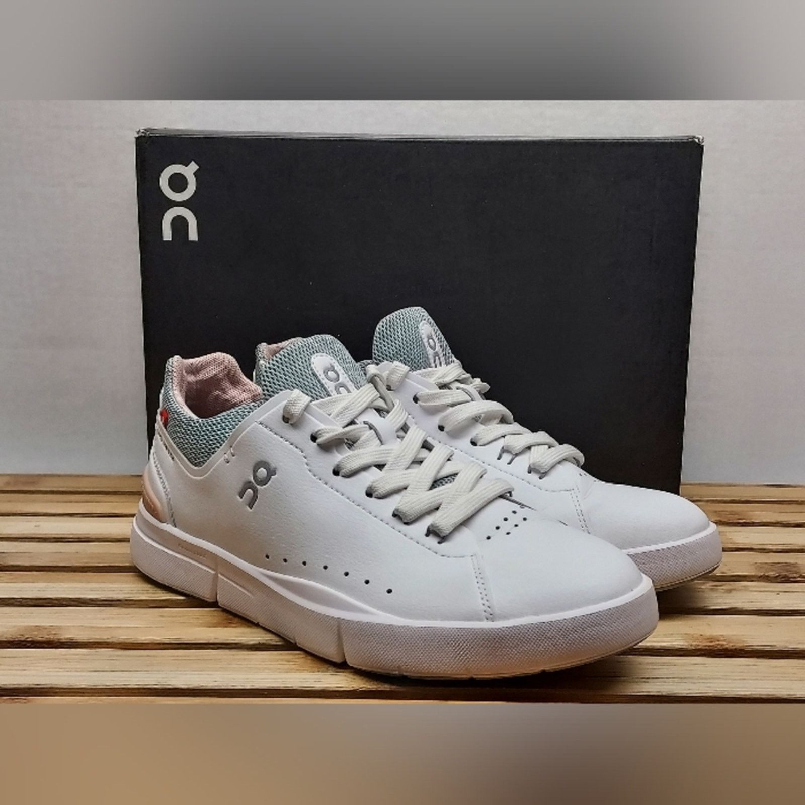 Other On Cloud Womens Roger Advantage White Athletic Shoes Size 7 Size US 7 / IT 37 - 1 Thumbnail