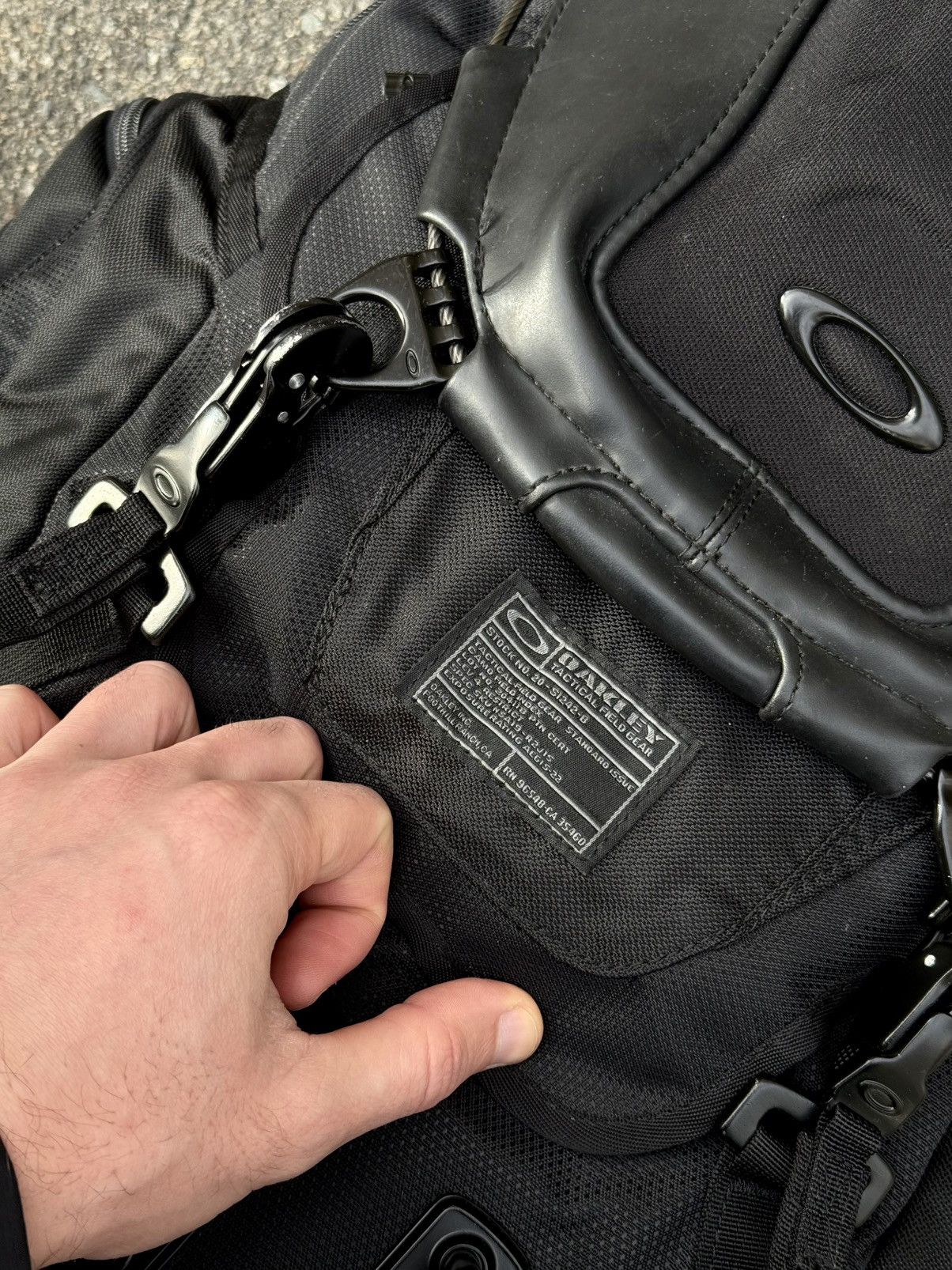 Oakley Oakley Y2K Kitchen Sink Rare Tactical Backpack Gear Bag Size ONE SIZE - 14 Thumbnail