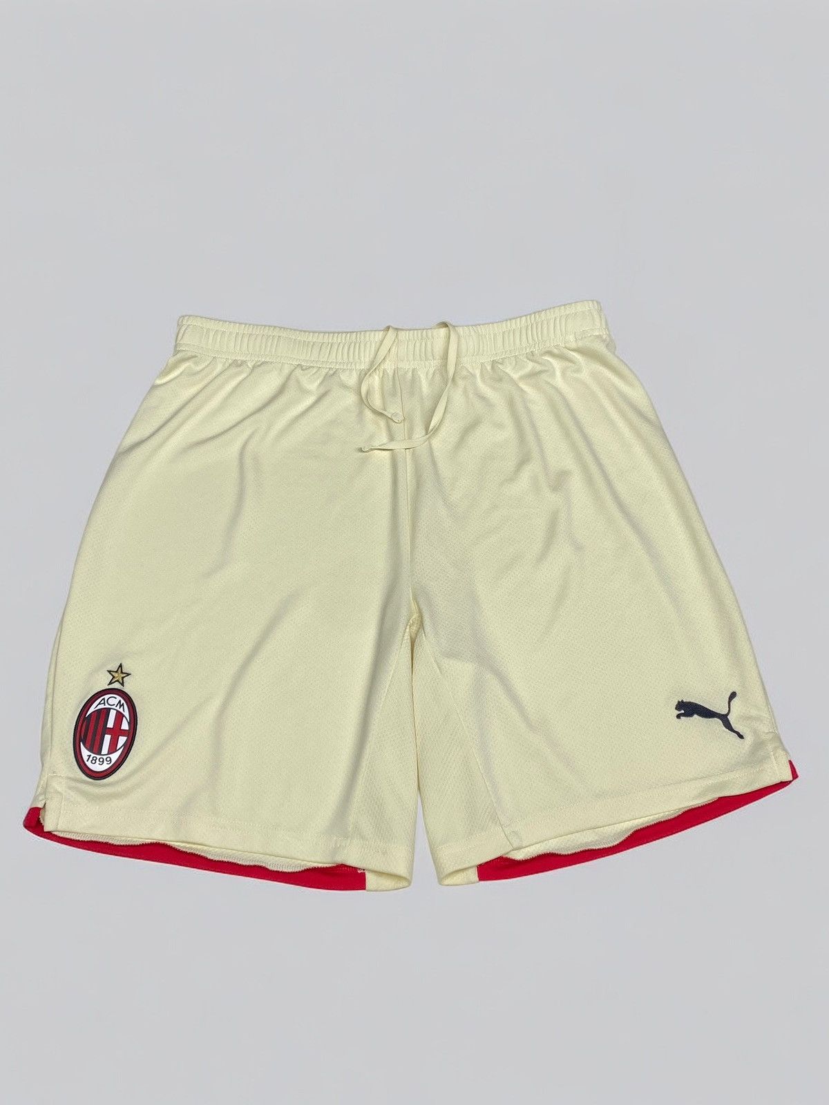 Puma 🔥 PUMA AC MILAN AWAY SHORTS 2022 L SIZE FOOTBALL ITALY VIBES Size US 34 / EU 50 - 1 Thumbnail