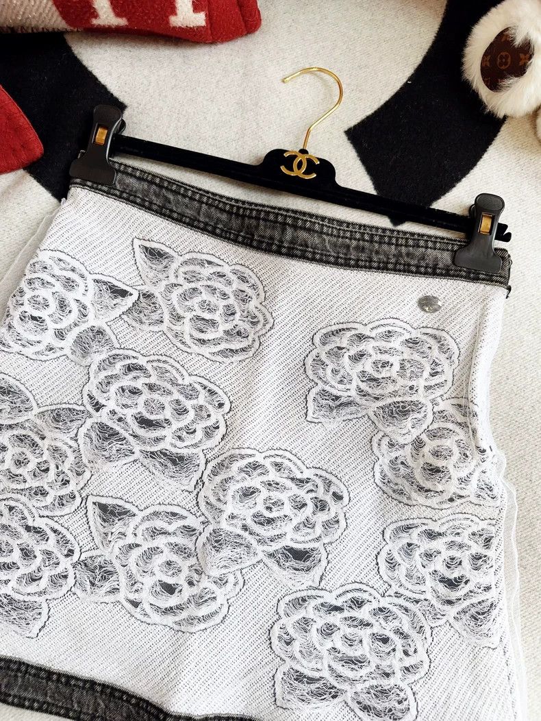 Chanel Chanel Waterfall series white black and gray hollow camell Size 25" / US 0 / IT 36 - 3 Thumbnail