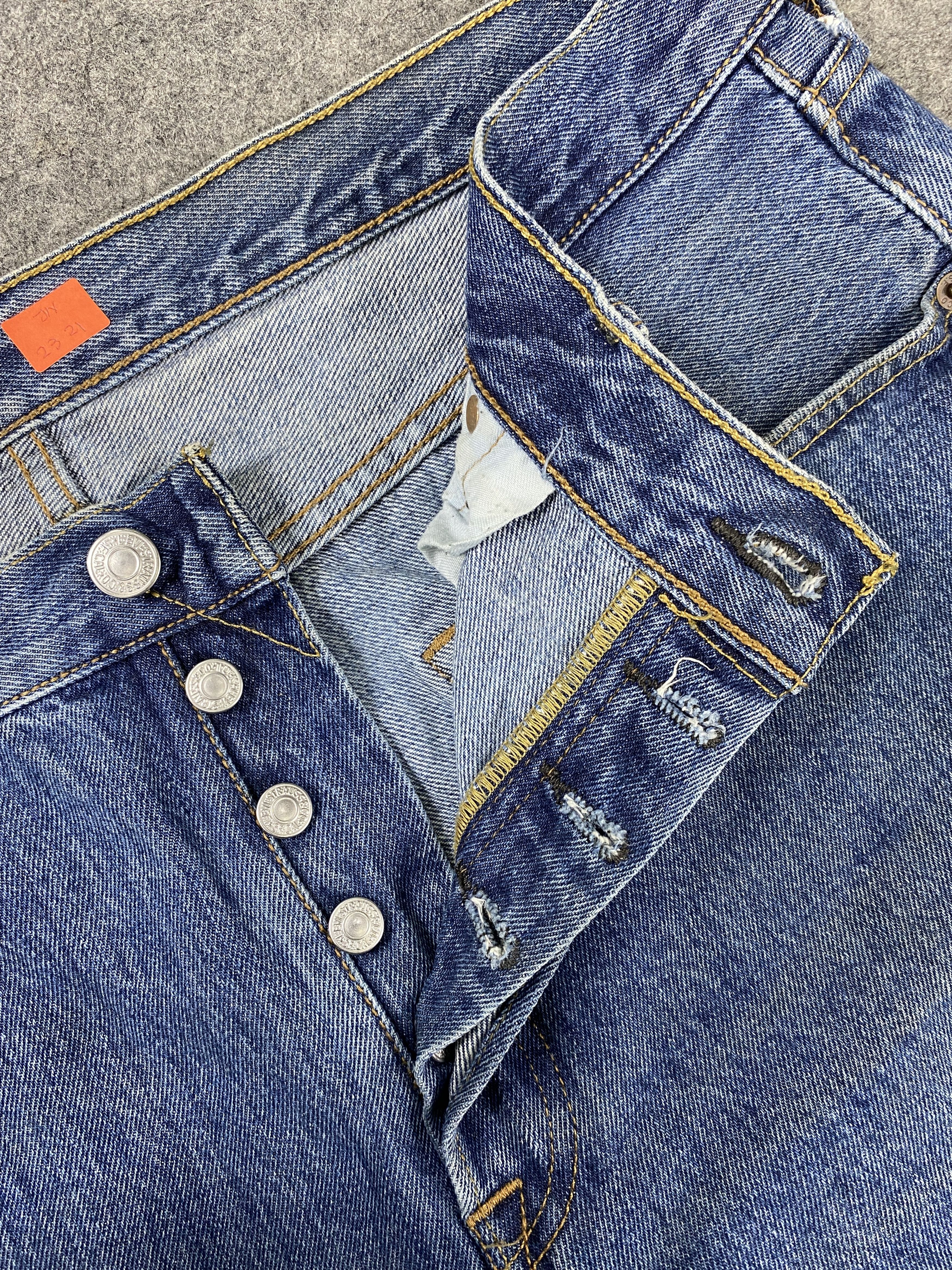 Levi's Blue Vintage Levi's 501 Jeans 35x32 Denim -JN2321 Size US 35 - 6 Thumbnail