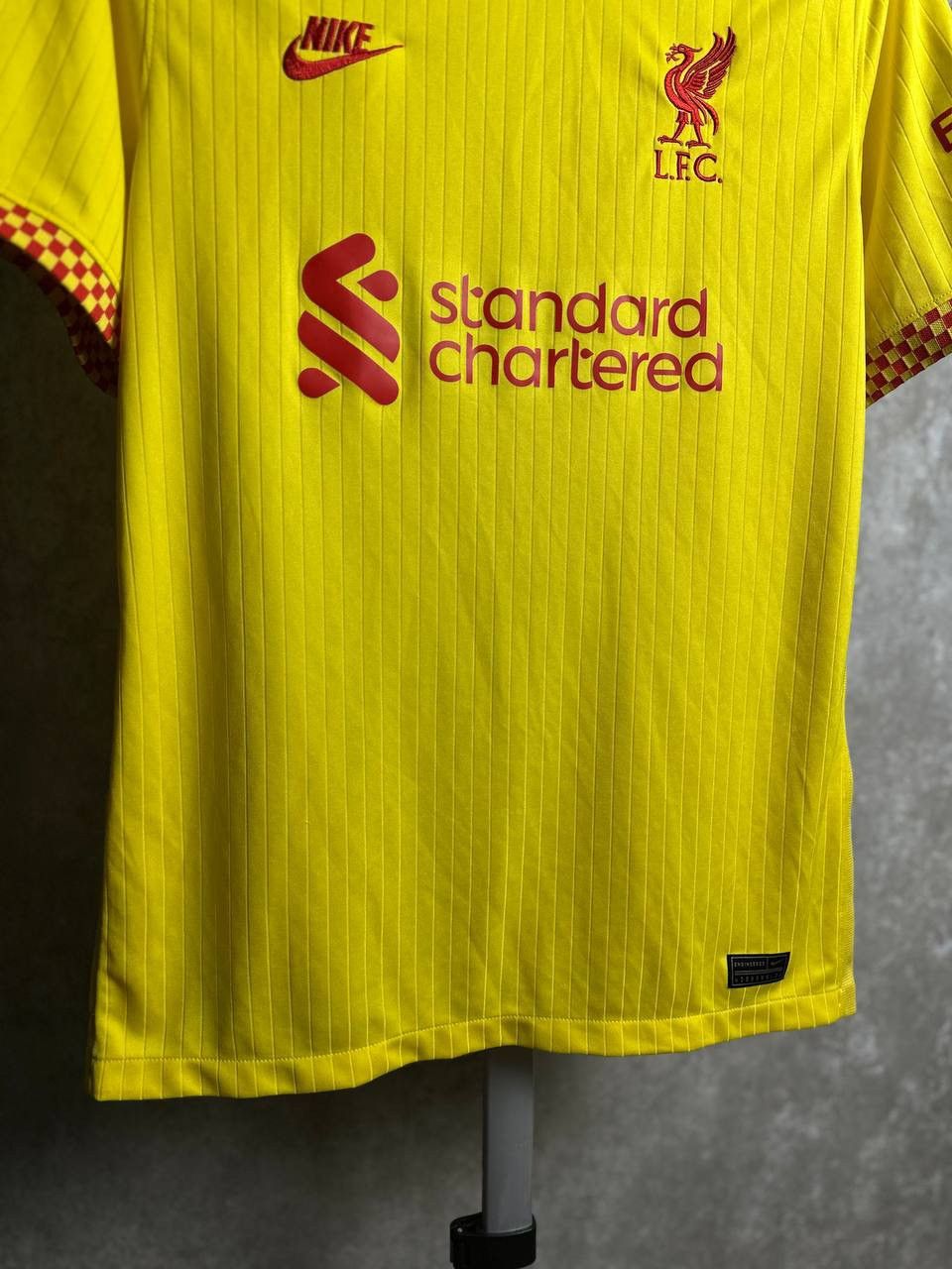 Nike NIKE LIVERPOOL 2021/2022 THIRD FOOTBALL SHIRT SOCCER JERSEY Size US M / EU 48-50 / 2 - 3 Thumbnail