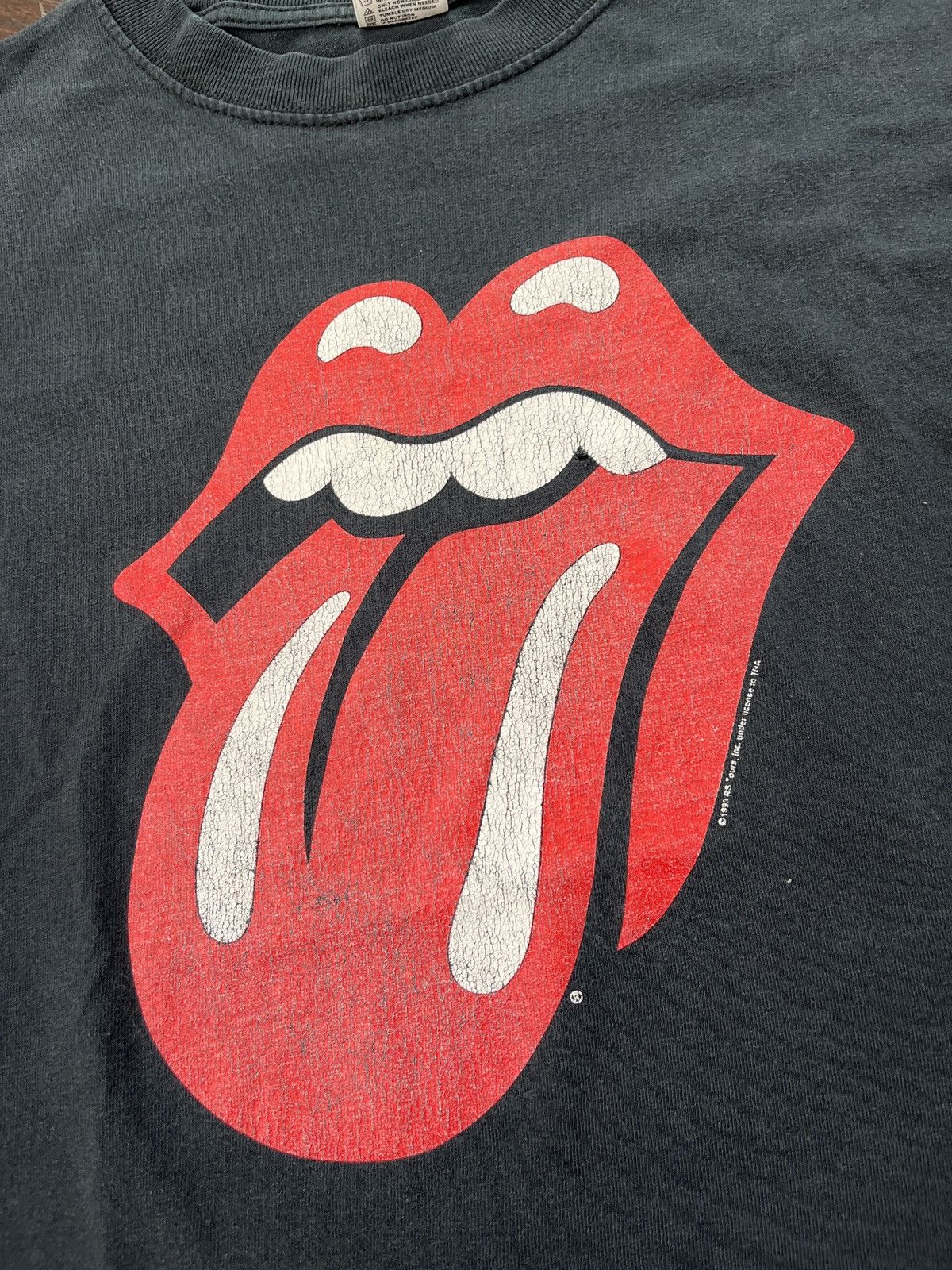 Band Tees Vintage 1993 THE ROLLING STONES Big Tongue Distressed Tee S Size US S / EU 44-46 / 1 - 6 Thumbnail