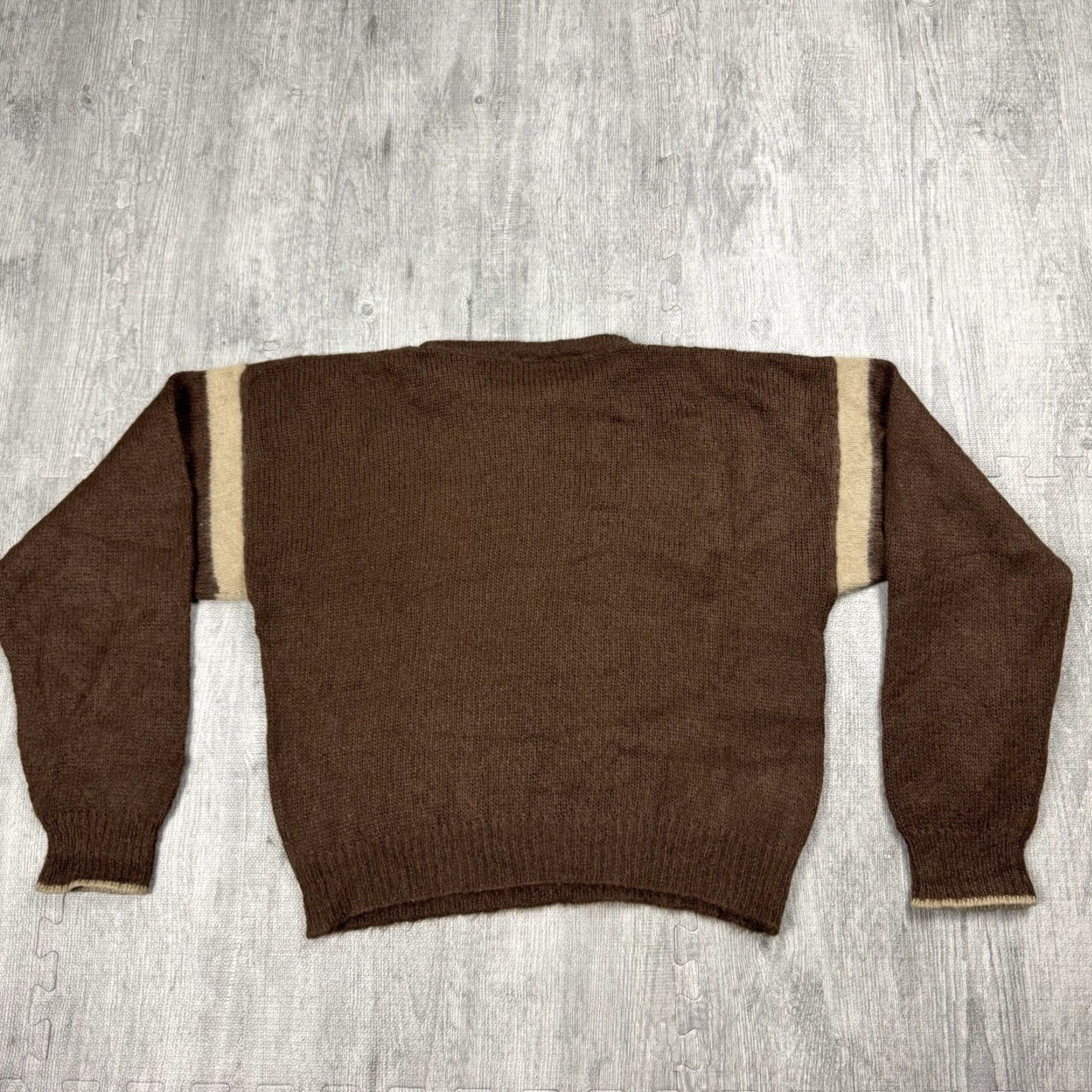 Vintage VINTAGE CAVIAR PARIS 80s 90s WOMENS BROWN FUZZY ANGORA GEOMETRIC CROPPED SWEATER S Size S / US 4 / IT 40 - 4 Thumbnail