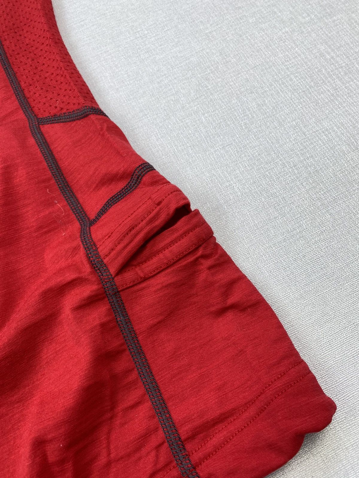 Icebreaker Icebreaker 150 Ultralite Merino Short Sleeve Shirt size S Size US S / EU 44-46 / 1 - 5 Thumbnail