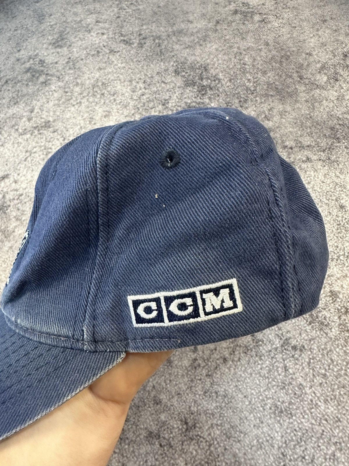 NHL Vintage CCM Toronto Maple Leafs Cap NHL Streetwear USA rare Size ONE SIZE - 2 Thumbnail