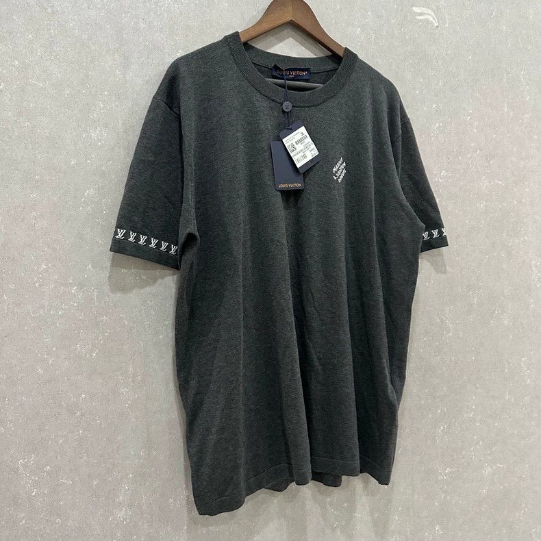 Louis Vuitton Louis Vuitton Cuff letter logo short sleeve Size US XXL / EU 58 / 5 - 3 Thumbnail