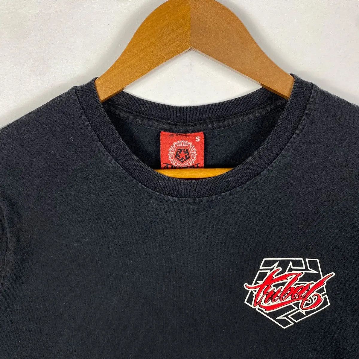 Tribal Streetwear Vintage 00's TRIBAL GEAR Bold Logo Graphic Tee Shirt Small Size US S / EU 44-46 / 1 - 2 Thumbnail