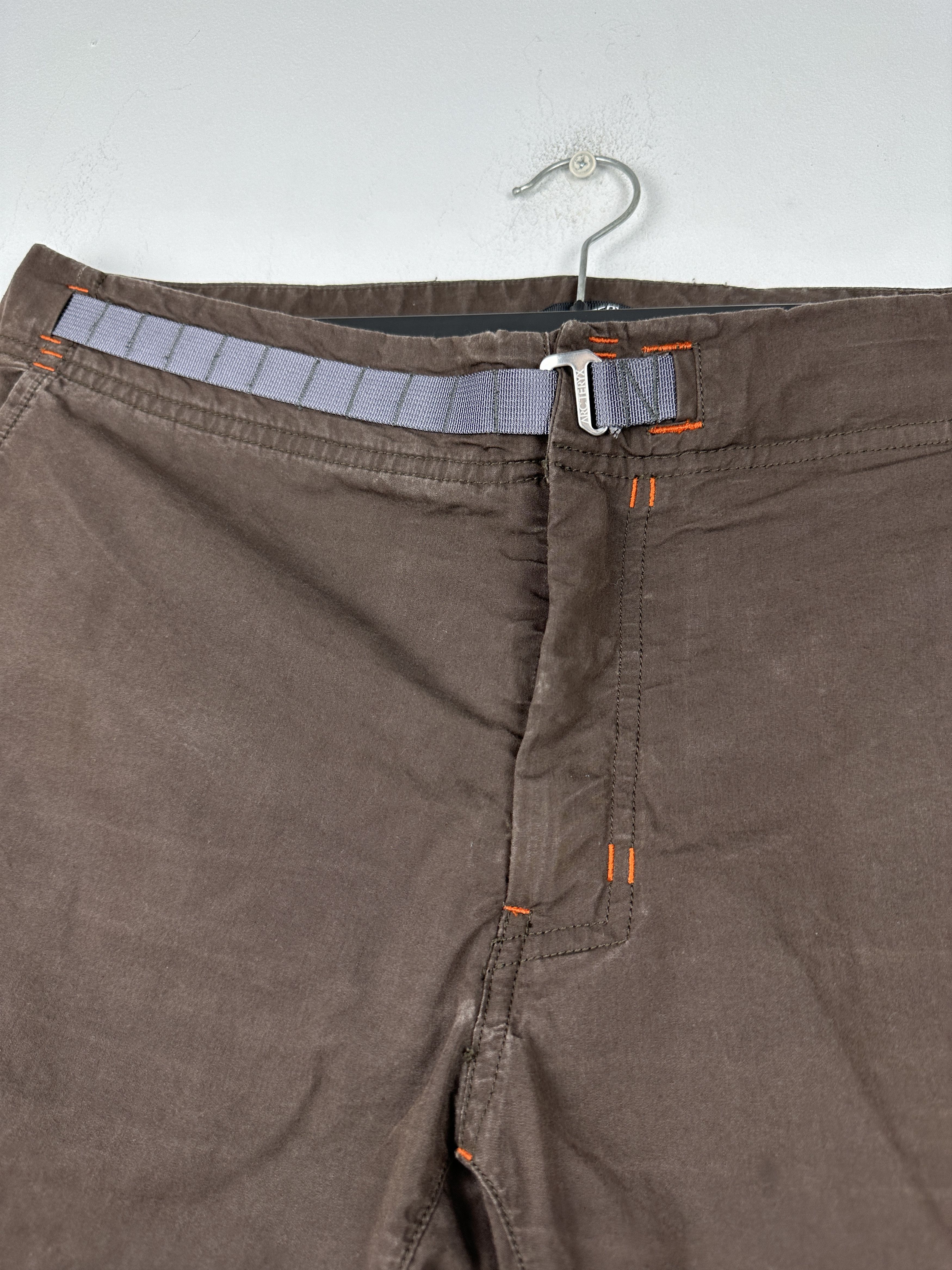 Arc'teryx Arcteryx Logo Brown Shorts With Belt Size US 36 / EU 52 - 20 Thumbnail