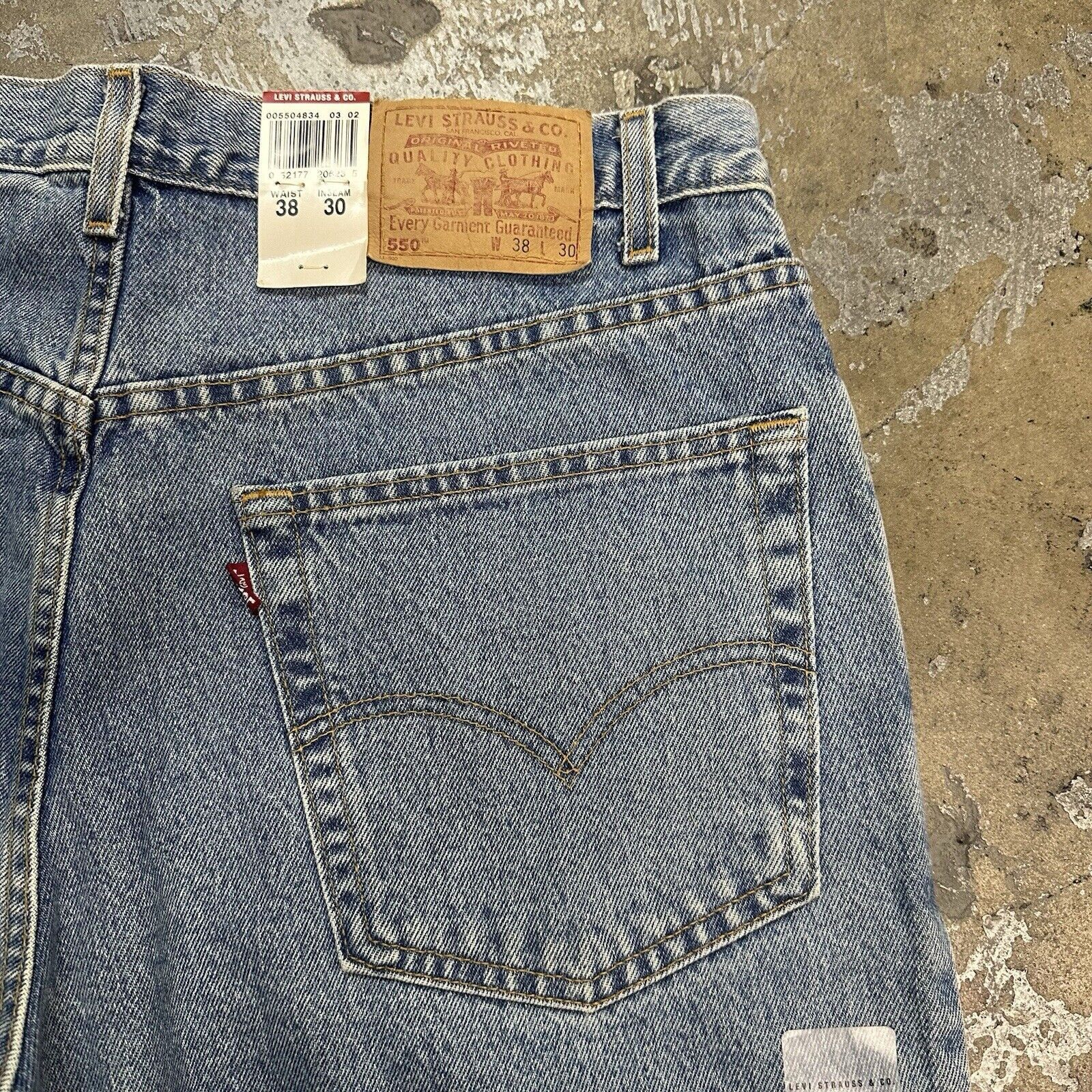 Levi's × Vintage NWT Vintage Levi’s 550 Relaxed Fit Denim Jeans 38x30 NEW Size US 38 / EU 54 - 7 Thumbnail
