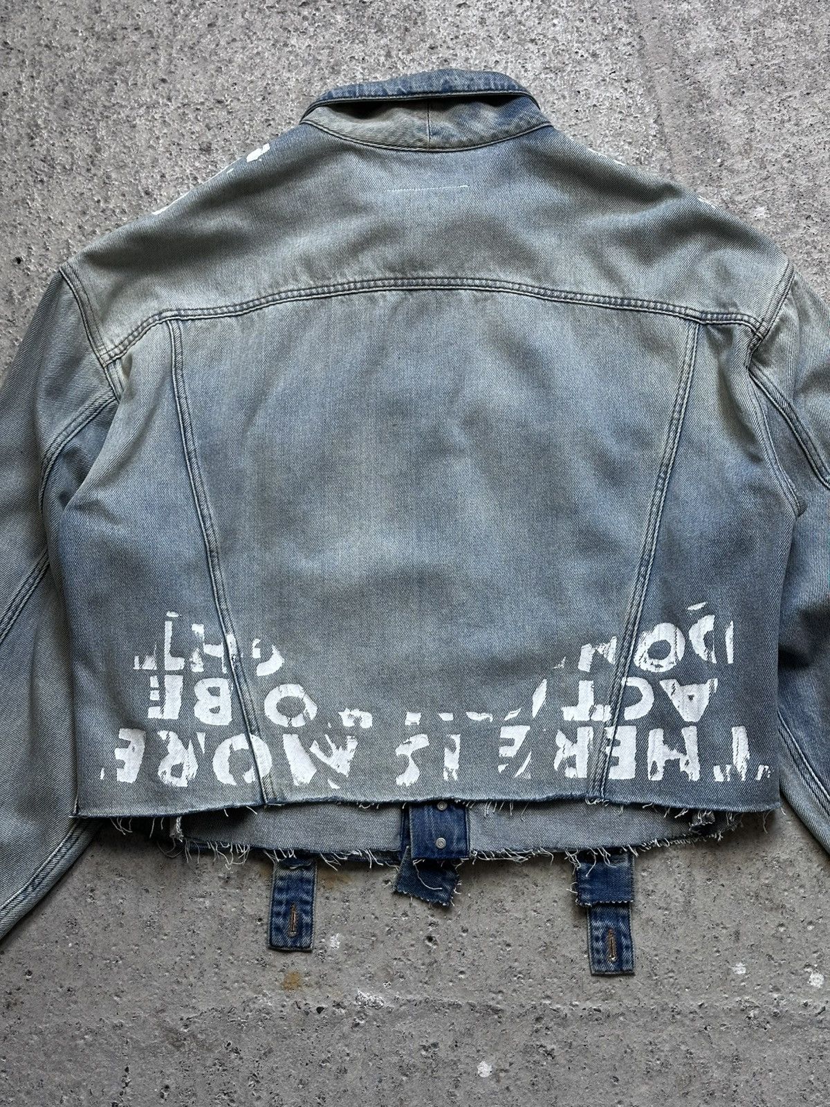 MM6 MM6 Maison Margiela Cropped Denim Jacket Graphic Print Size US M / EU 48-50 / 2 - 9 Thumbnail