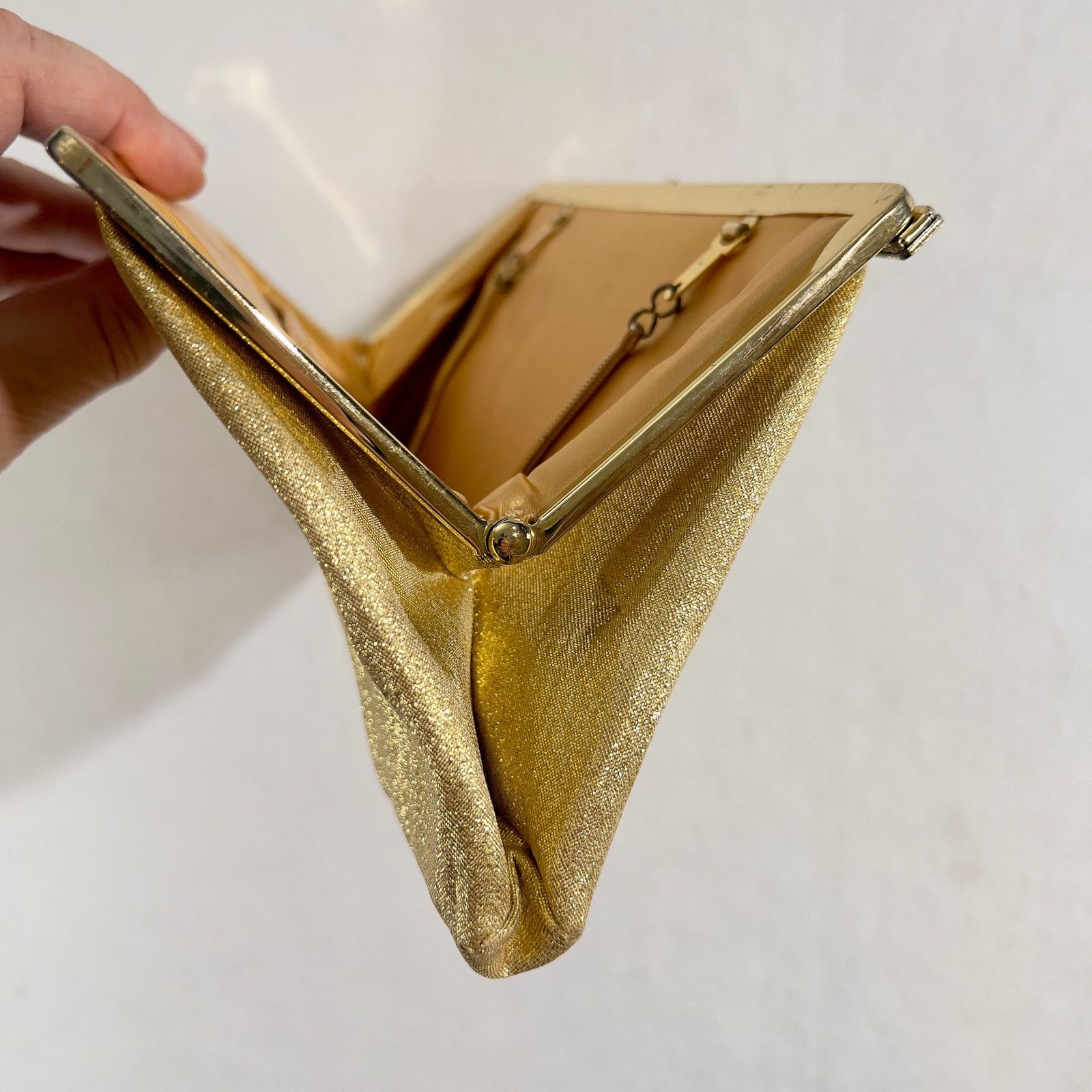 Vintage Clutch Purse Made in USA 11.5"x5.5" Gold Metallic Chain Size ONE SIZE - 10 Thumbnail
