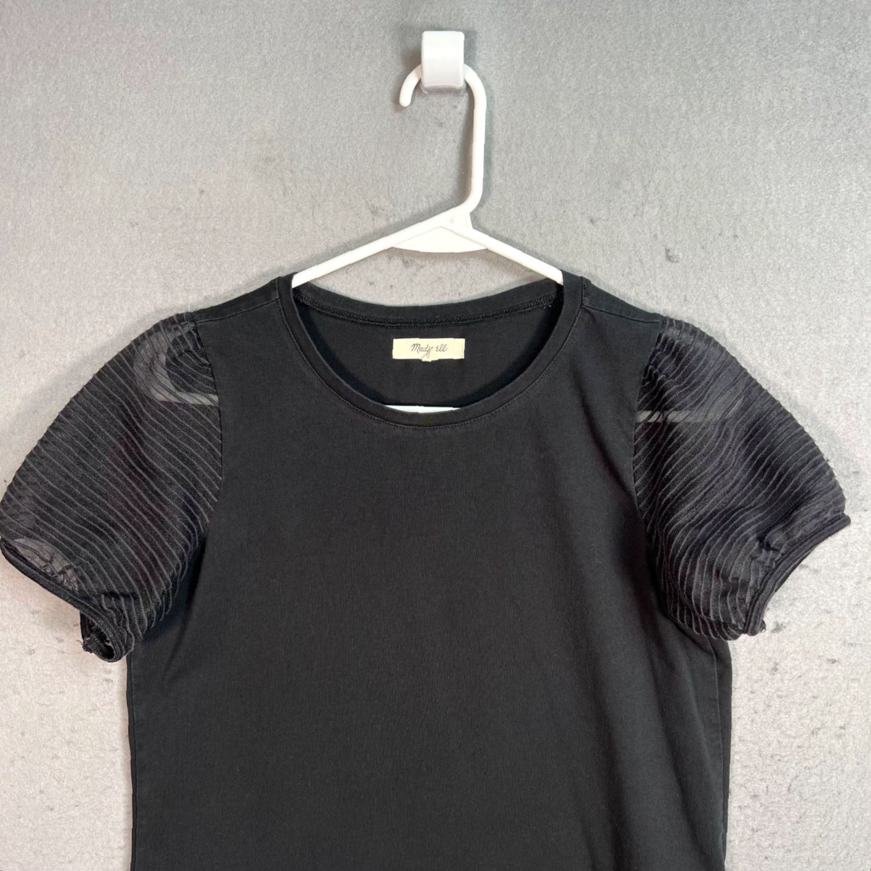 Madewell Madewell Womens Black Short Sleeve Top With Sheer Pleated Sleeves XXS T-Shirt Womens Front Crew Neck Solid Shirt 2XS Black Madewell Women Size XXS / US 00 / IT 34 - 5 Thumbnail