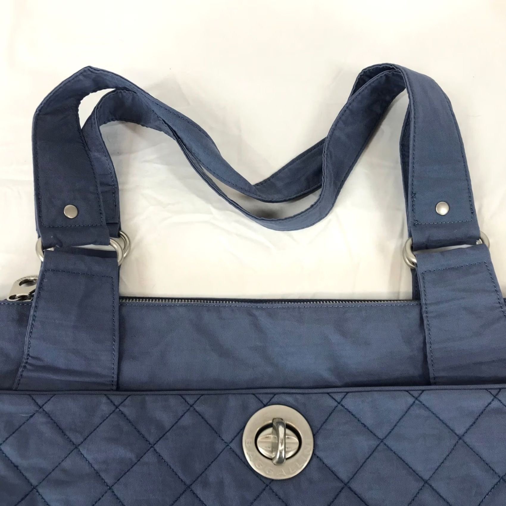Vintage Baggallini Bag Blue Quilted Tote Purse Turn Lock Zip Pocket Shoulder Bag Size ONE SIZE - 4 Thumbnail