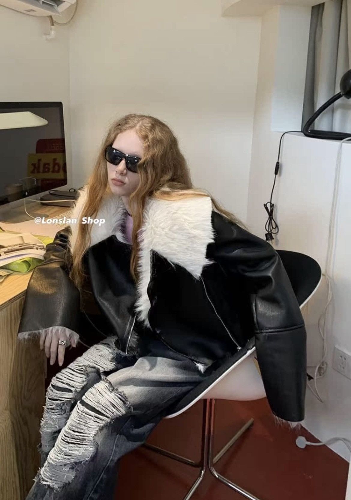 Japanese Brand Black Short Leather White Faux Fur Bomber Aviator Jacket Size M / US 6-8 / IT 42-44 - 2 Thumbnail
