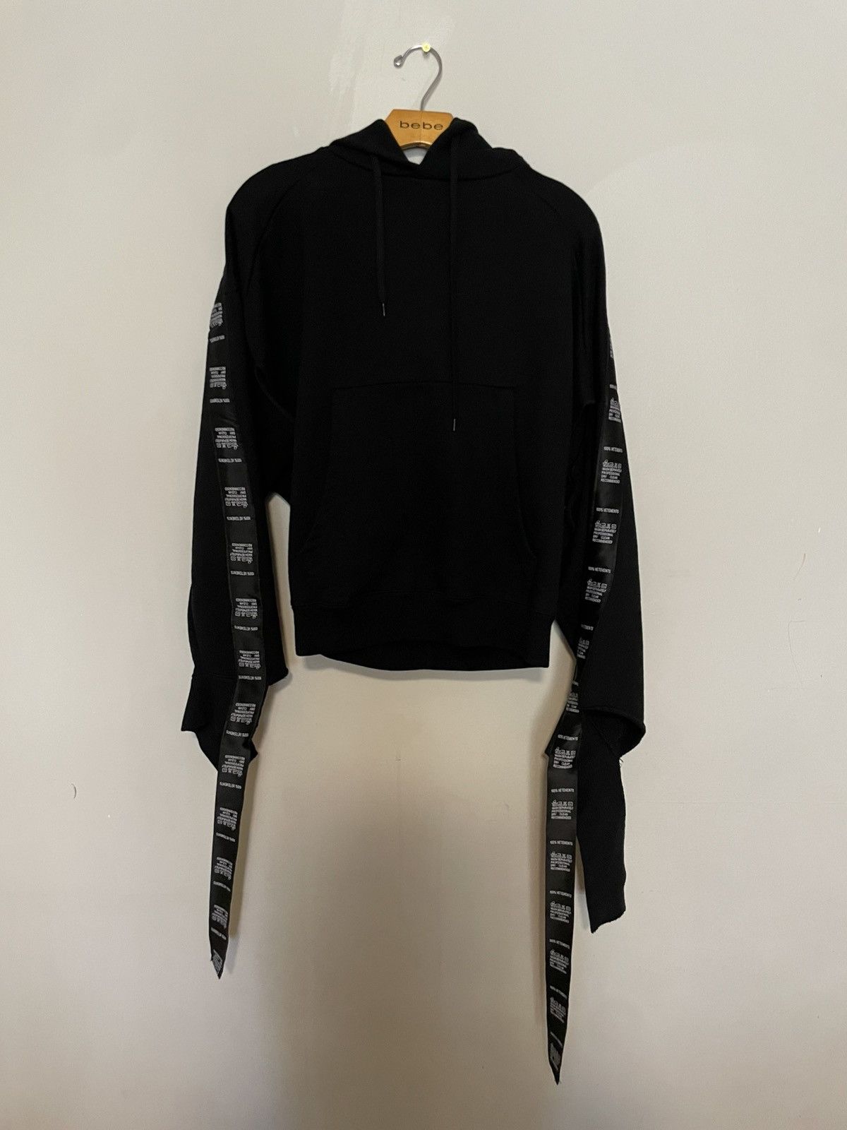 【お得】 Vetements [SOLD] Vetements SS18 Deconstructed Wash Tag トップス
