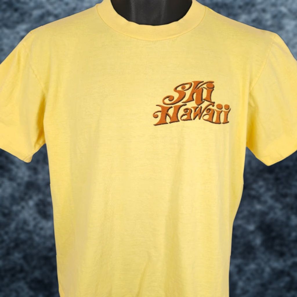 Vintage VINTAGE Crazy Shirts T-Shirt Mens Large Yellow 70s Ski Hawaii Made In USA Size US L / EU 52-54 / 3 - 1 Thumbnail
