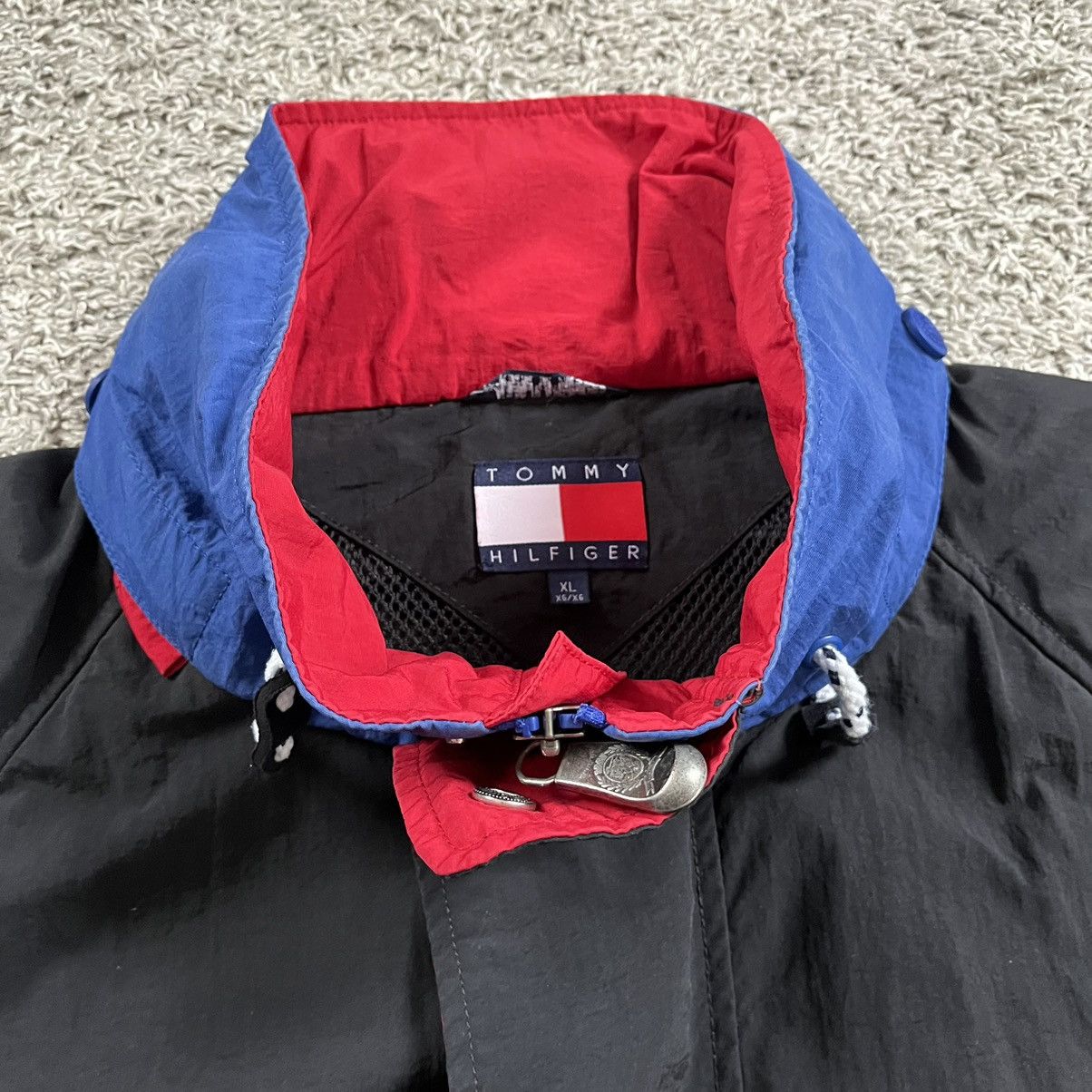 Tommy Hilfiger × Tommy Jeans 🔴Tommy Hilfiger Jacket Size XL Black Spellout Rare Vintage Size US XL / EU 56 / 4 - 15 Thumbnail