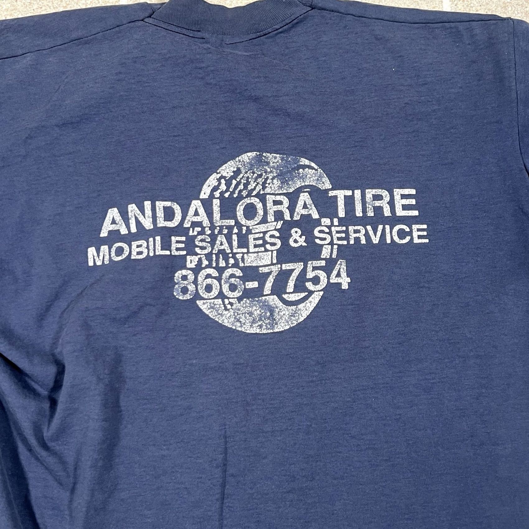 Fruit Of The Loom VINTAGE Tire Shop Tshirt SINGLE STITCH Made In USA XL Blue Mens Shirt USA Stitch Fruit of the Loom 90s Size US XL / EU 56 / 4 - 4 Thumbnail