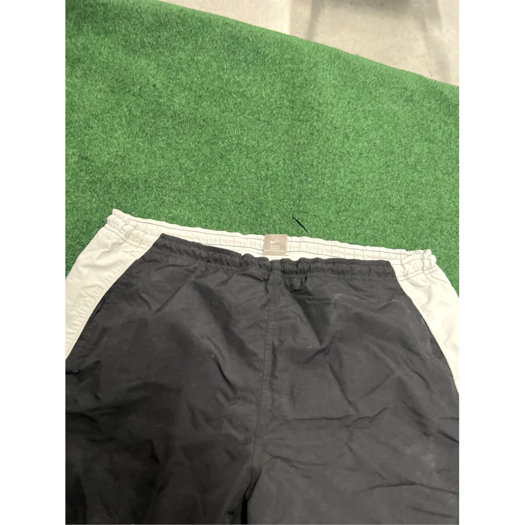 Nike Vintage Y2K Nike Mens Black Swim Shorts Trunks Large Spell Out Gray Swoosh Logo Size US 33 - 3 Thumbnail