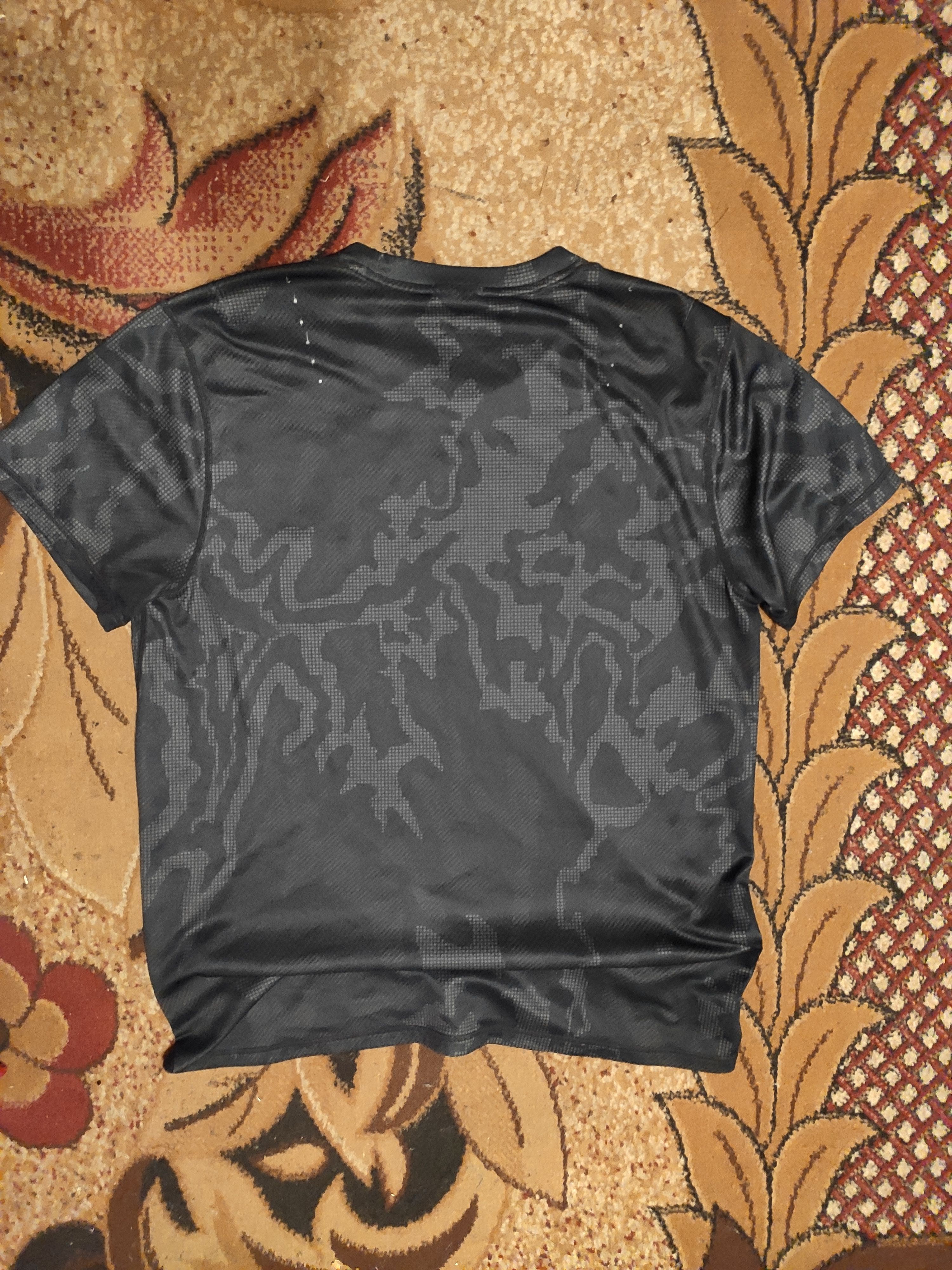 Japanese Brand × Oakley × Vintage Oakley vintage sports t-shirt tee camo digital black M L Size US M / EU 48-50 / 2 - 2 Thumbnail