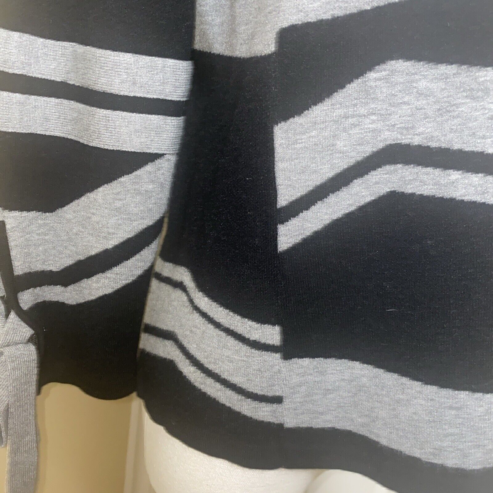 Other RHIÉ Striped Sweater Medium Black Gray Size M / US 6-8 / IT 42-44 - 2 Thumbnail