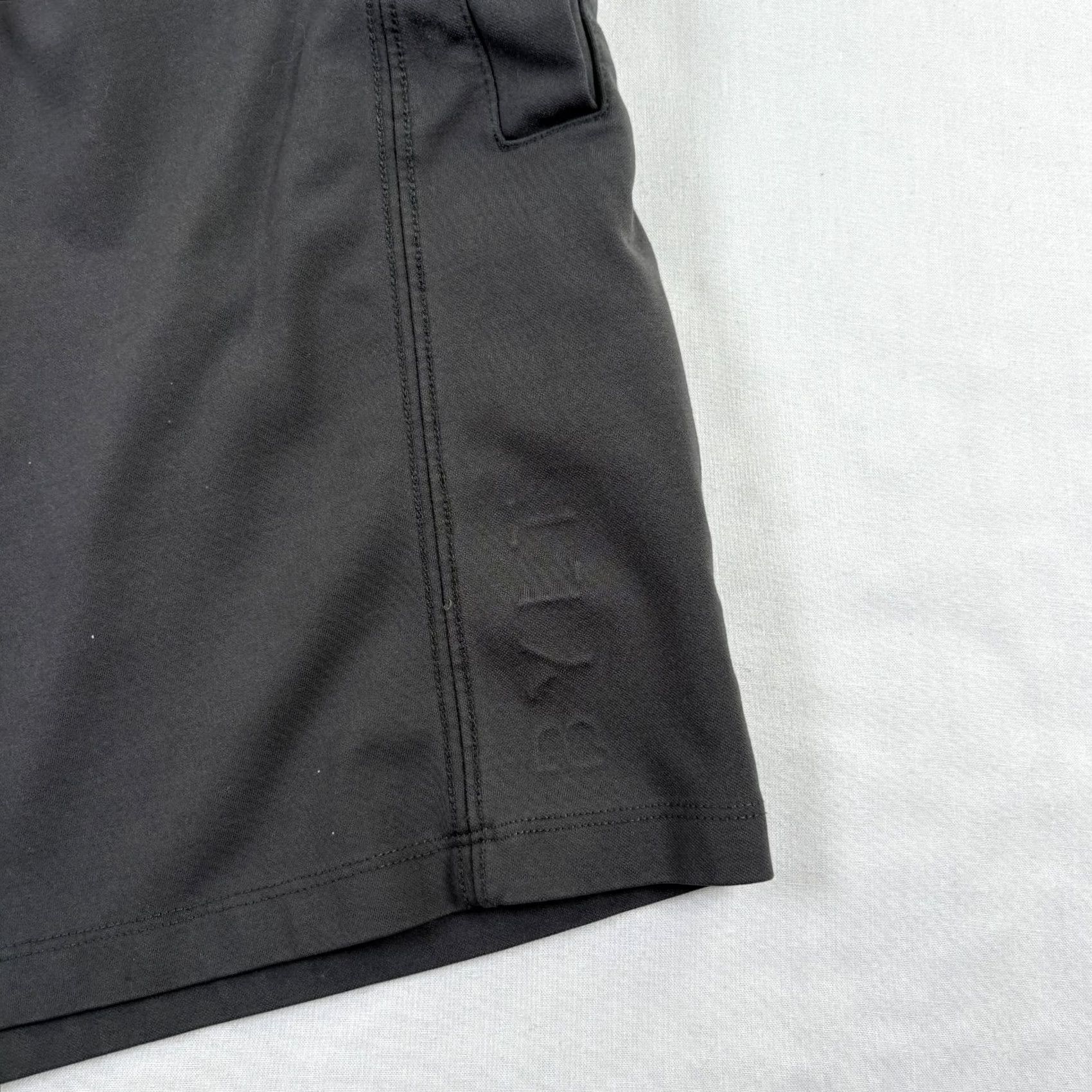 Asics BYLT Jogger Shorts Mens S Gray Premium Basics Casual Stretch Athleisure Size US 29 - 2 Thumbnail