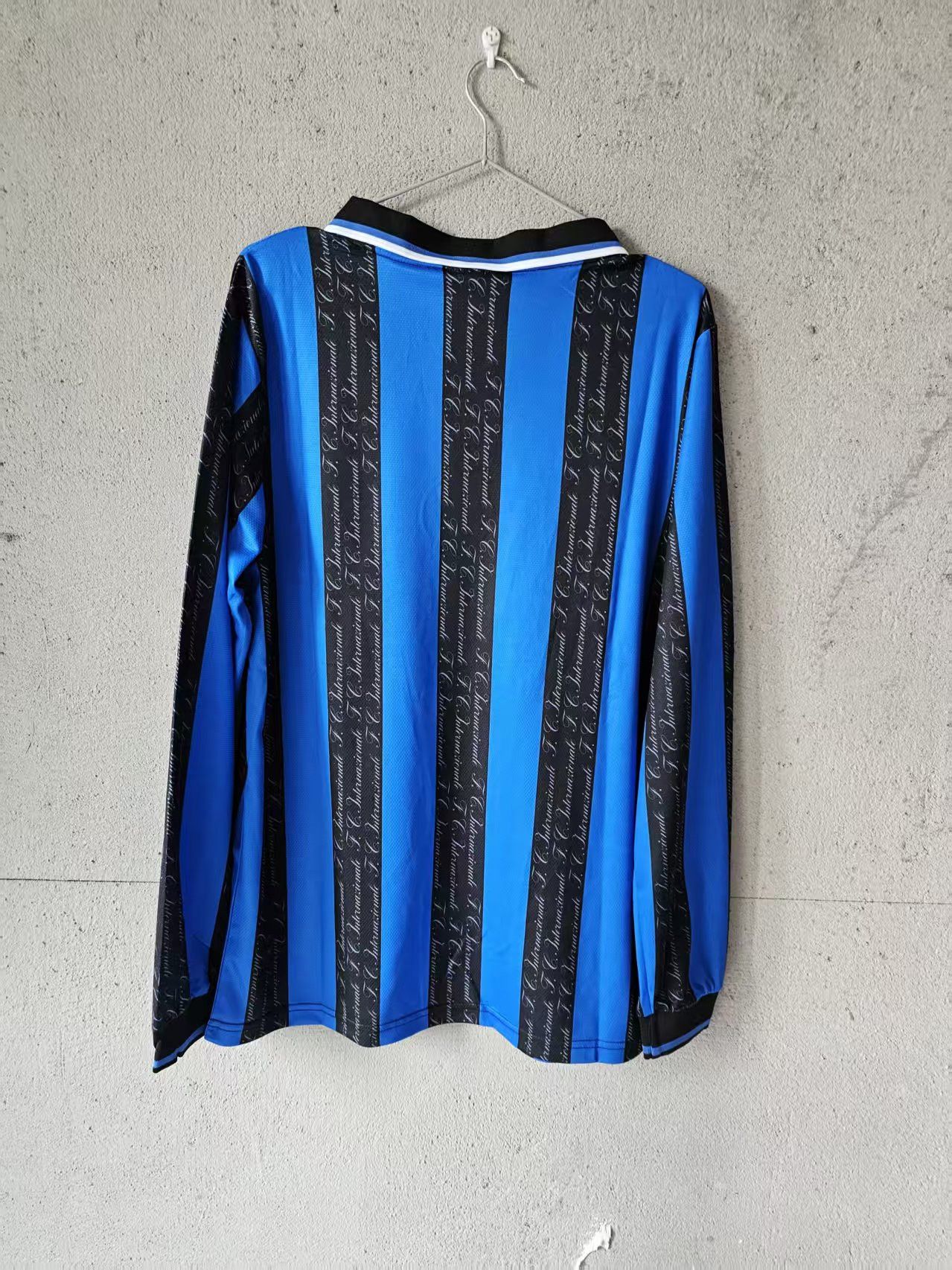 Other 1998 Inter Milan Jersey Size US S / EU 44-46 / 1 - 2 Thumbnail
