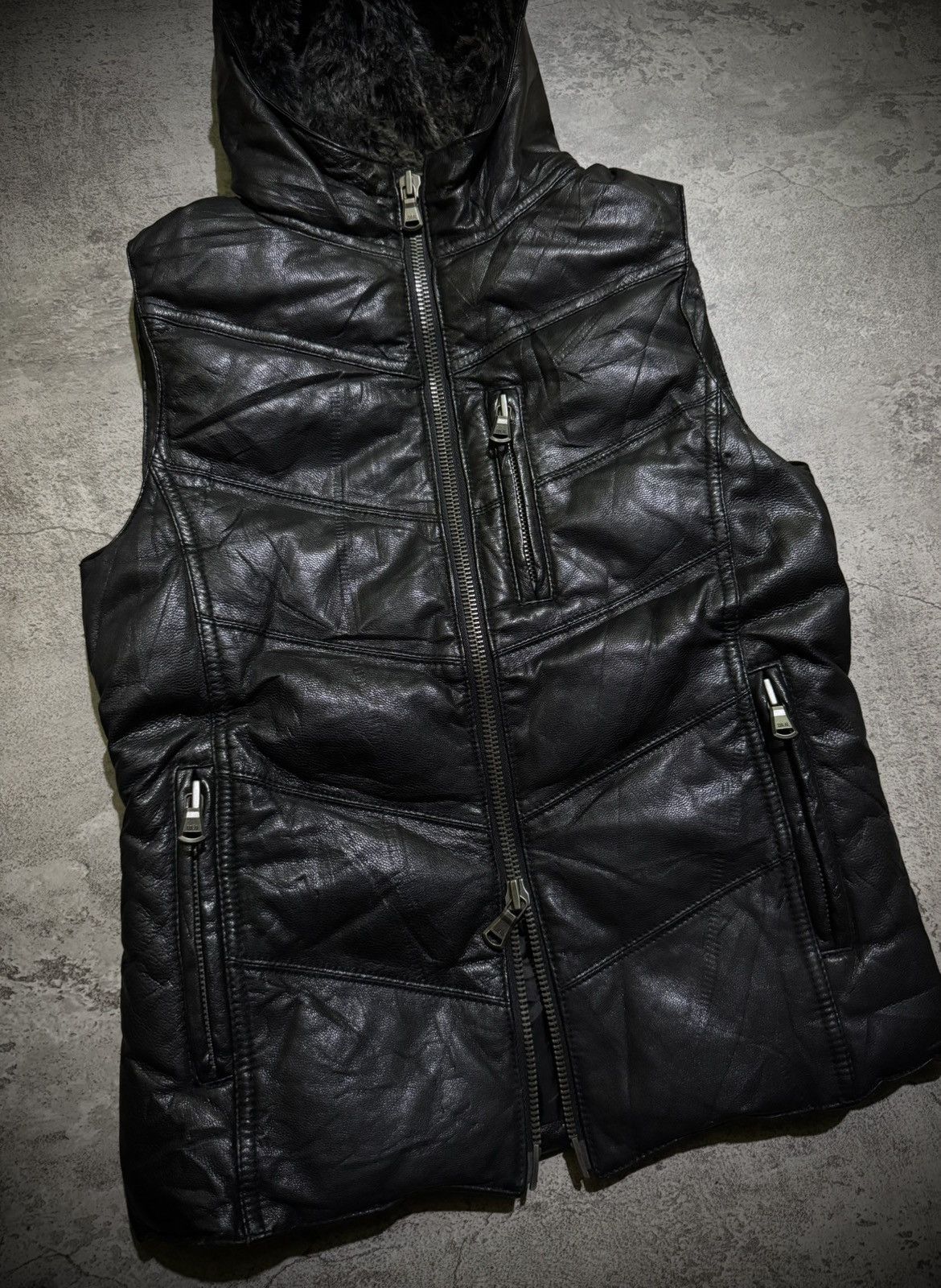 Shellac SHADE SHELLAC GOAT LEATHER IFSIXWASNINE LGB FUR BLACK VEST Size US M / EU 48-50 / 2 - 2 Thumbnail