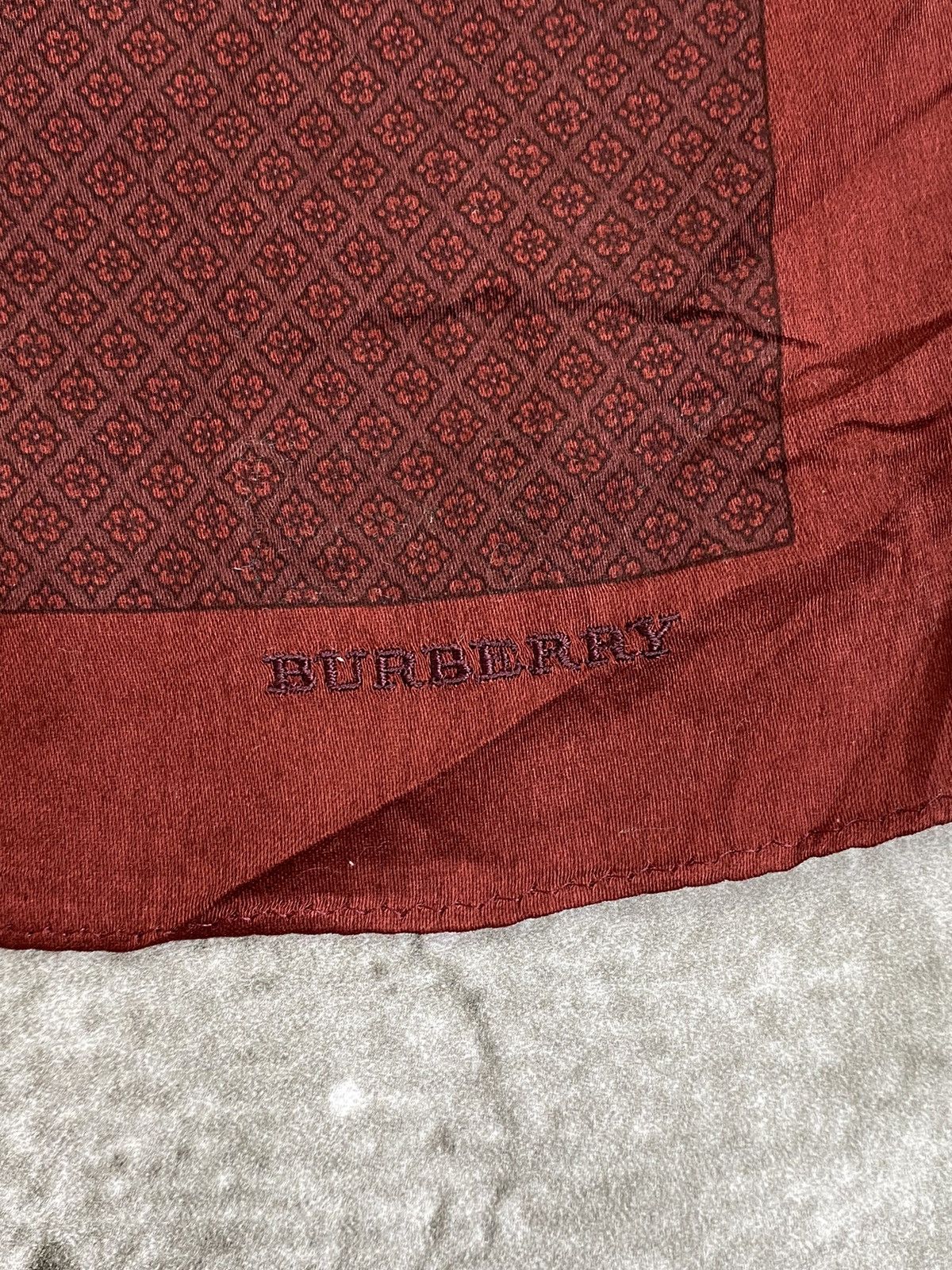 Burberry Burberry Handkerchief / Bandana / Neckerchief Size ONE SIZE - 3 Thumbnail