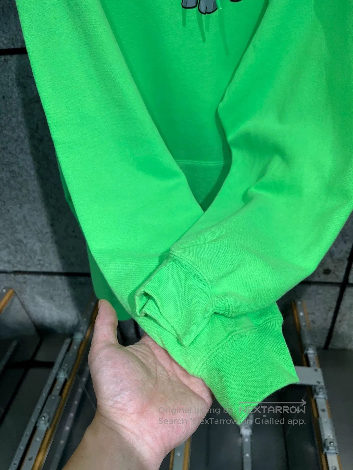 Balenciaga Balenciaga Green Bull Graphic Hoodie XS. Size US XS / EU 42 / 0 - 5 Thumbnail